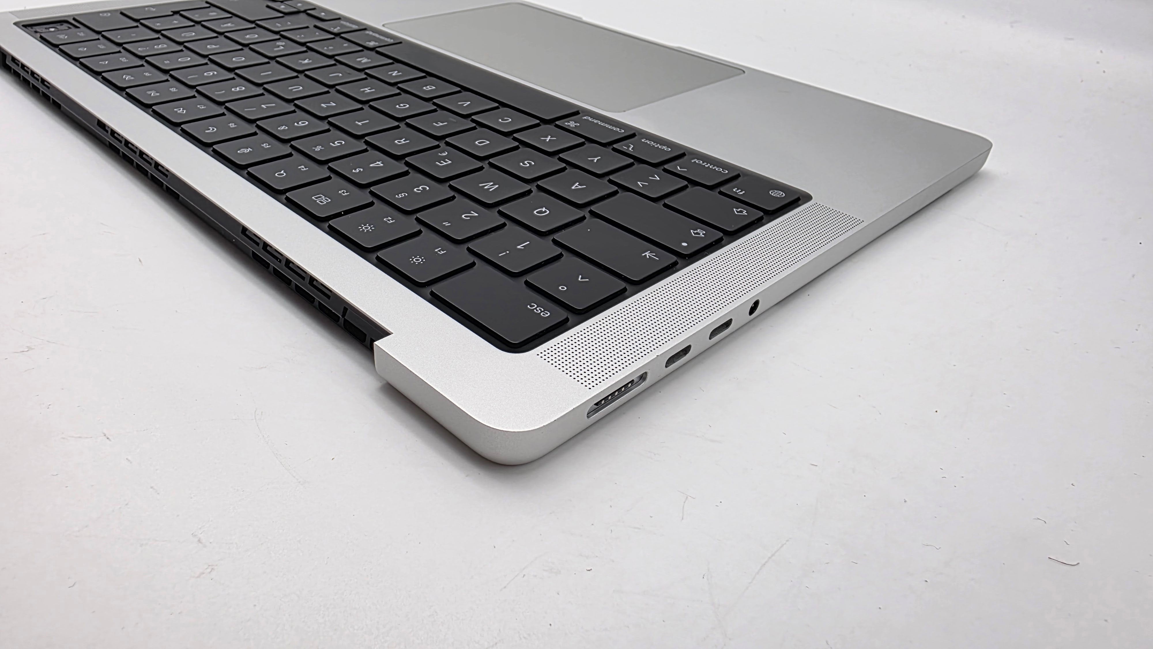Macbook Pro 14" 2021 A2442 Topcase QWERTZ Tastatur Silber #T916