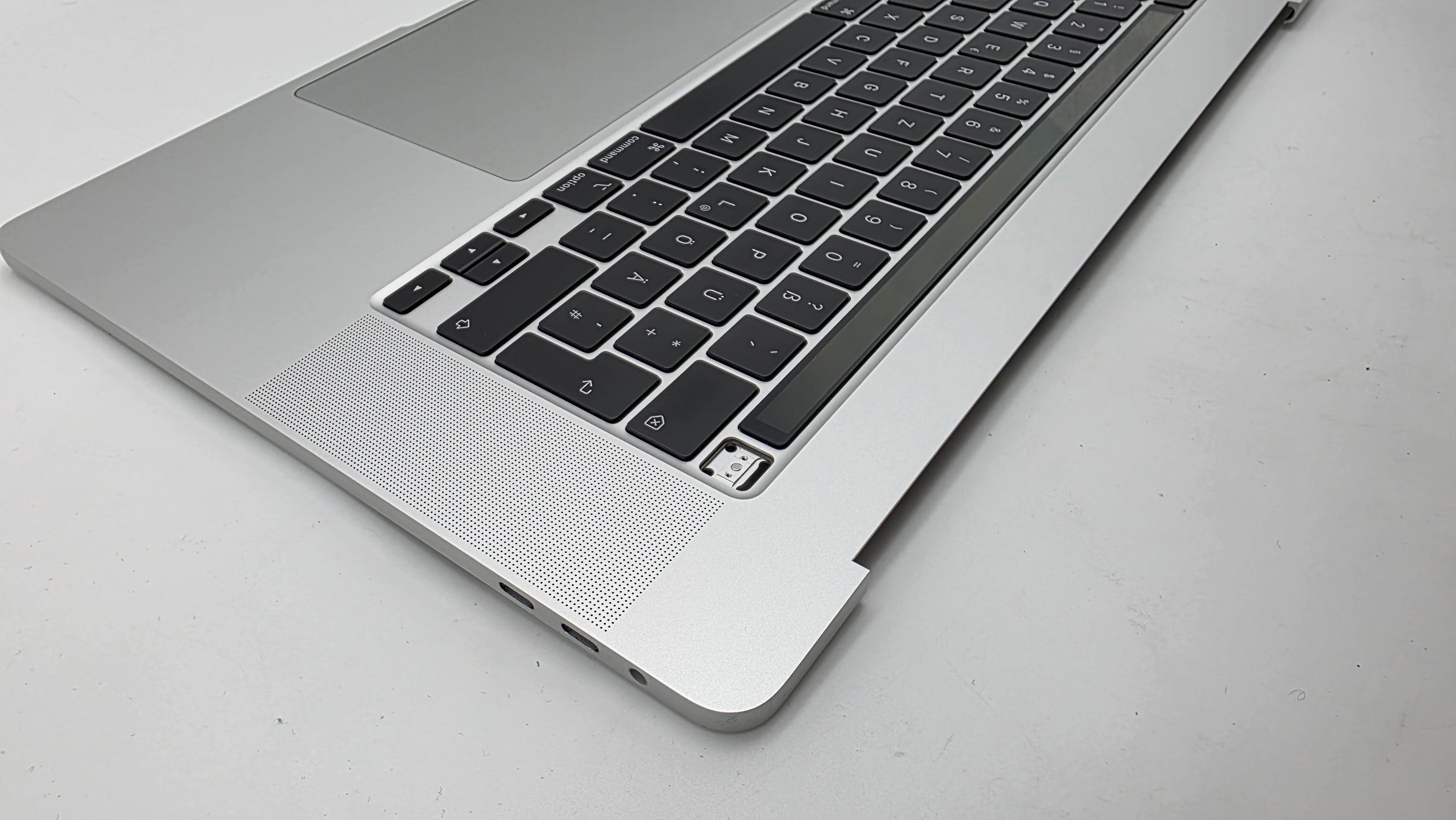 MacBook Pro 16" 2019 A2141 Silber Akku Topcase Tastatur QWERTZ #T918