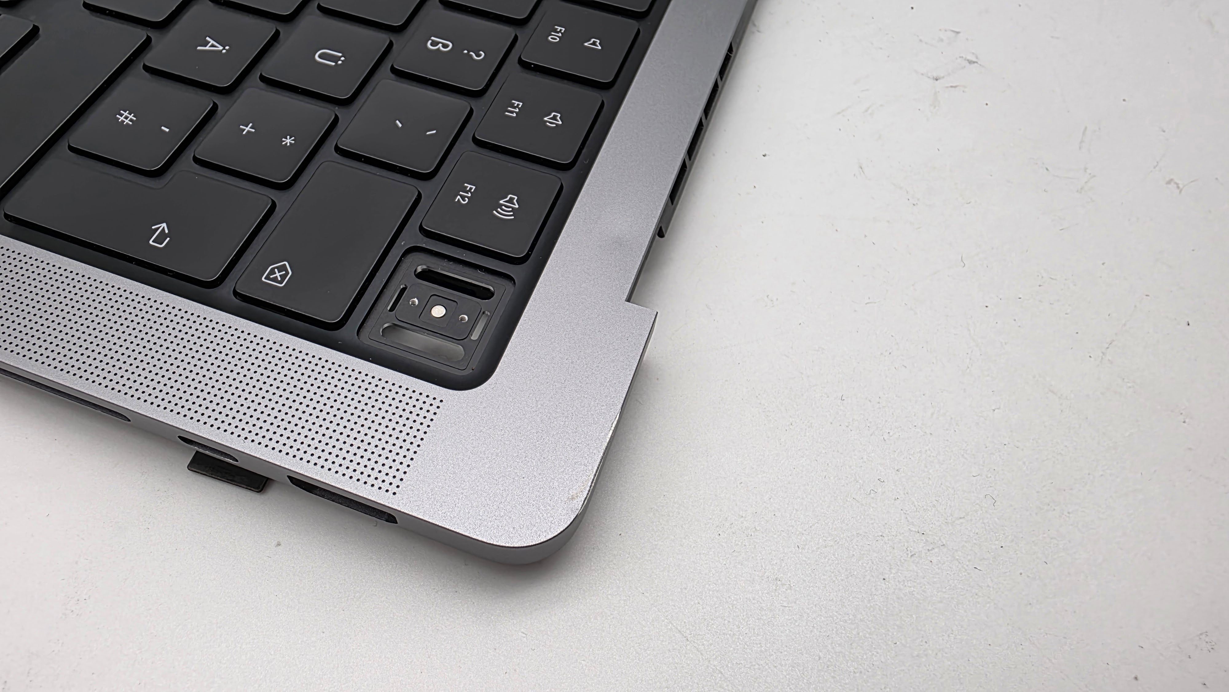 Macbook Pro 14" 2023 A2779 Topcase QWERTZ Tastatur Spacegrau #T956