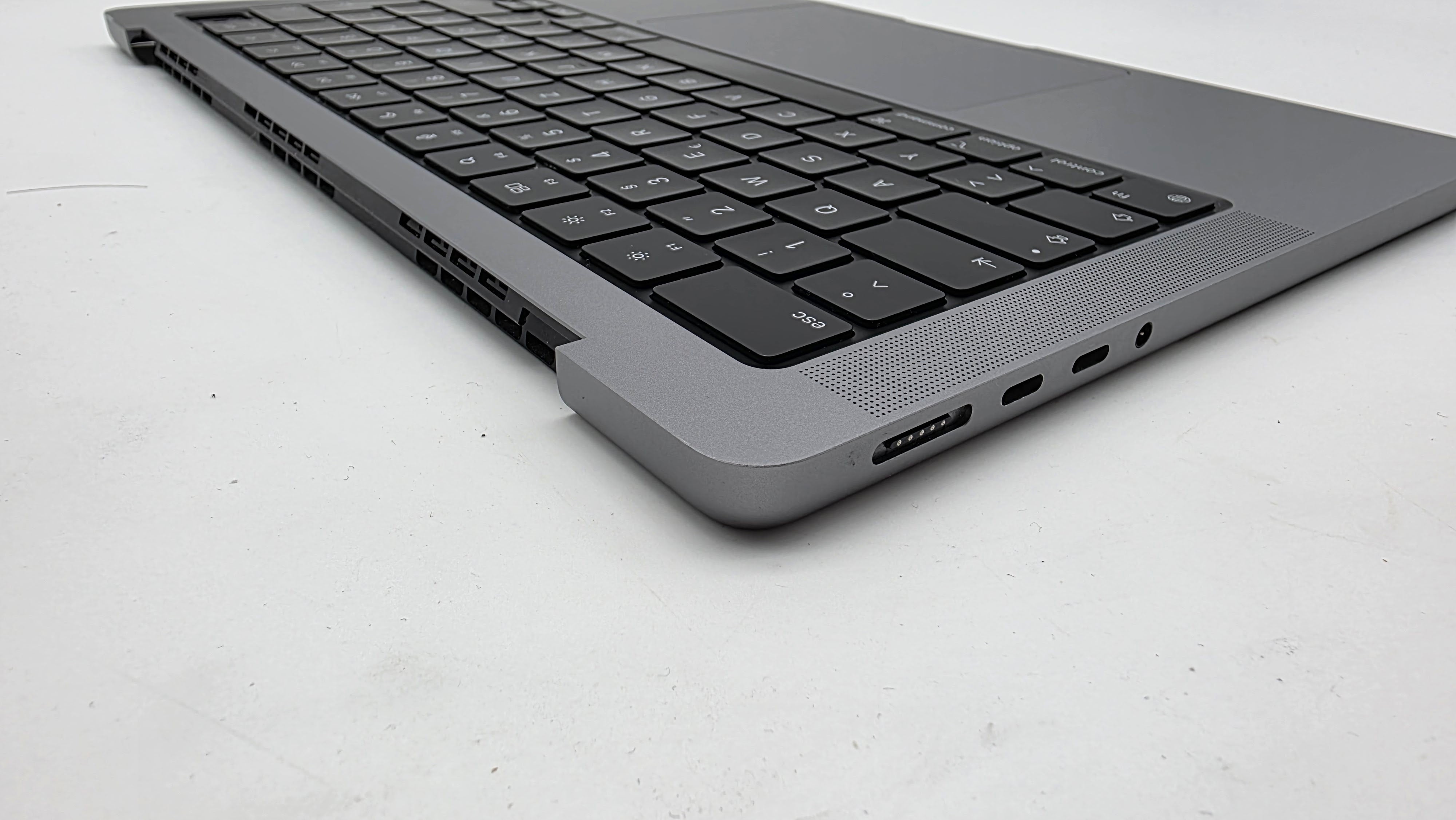 Macbook Pro 14" 2023 A2779 Topcase QWERTZ Tastatur Spacegrau #T956