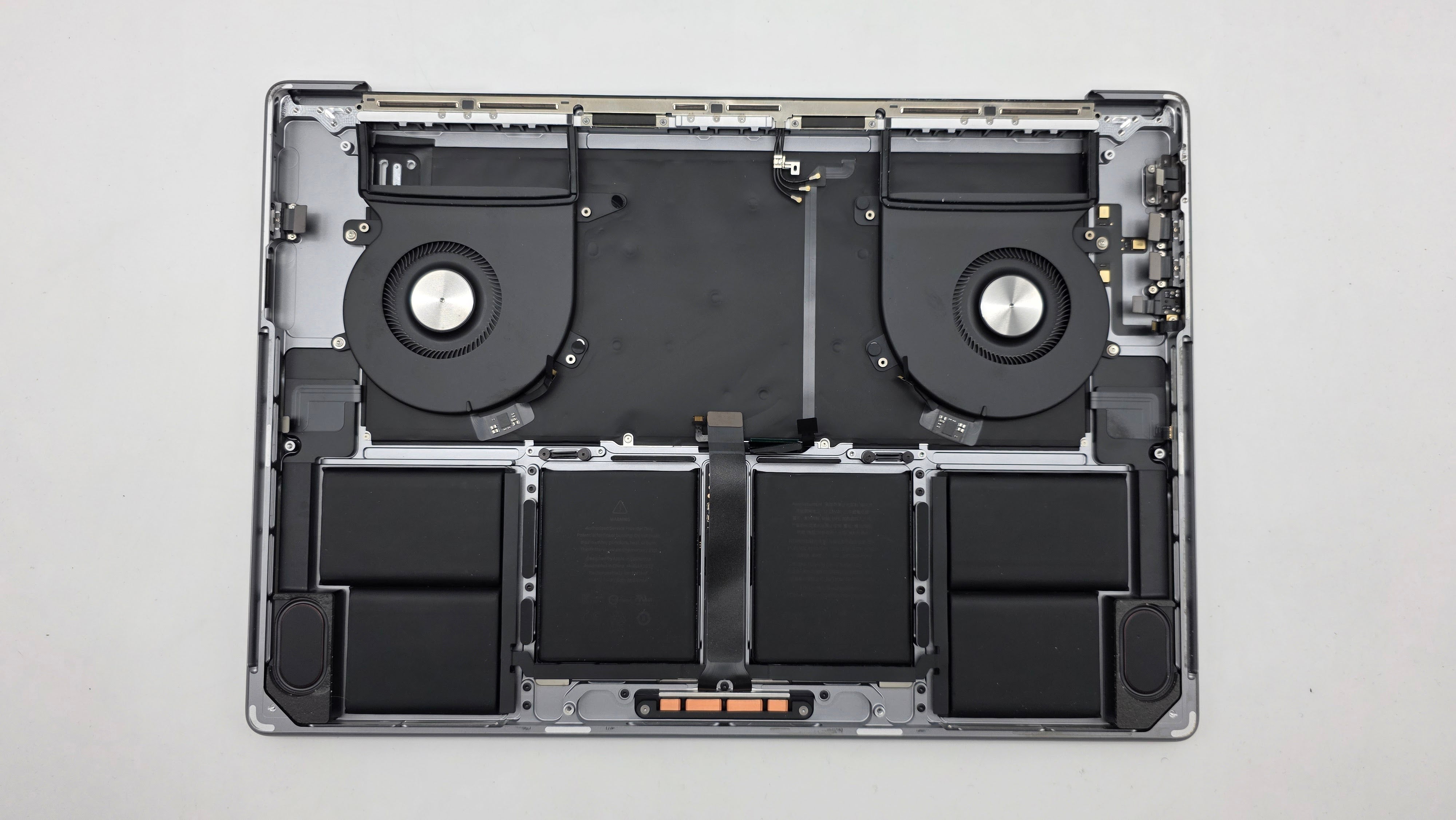 Macbook Pro 16" 2021 A2485 Topcase QWERTZ Tastatur Spacegrau #T957