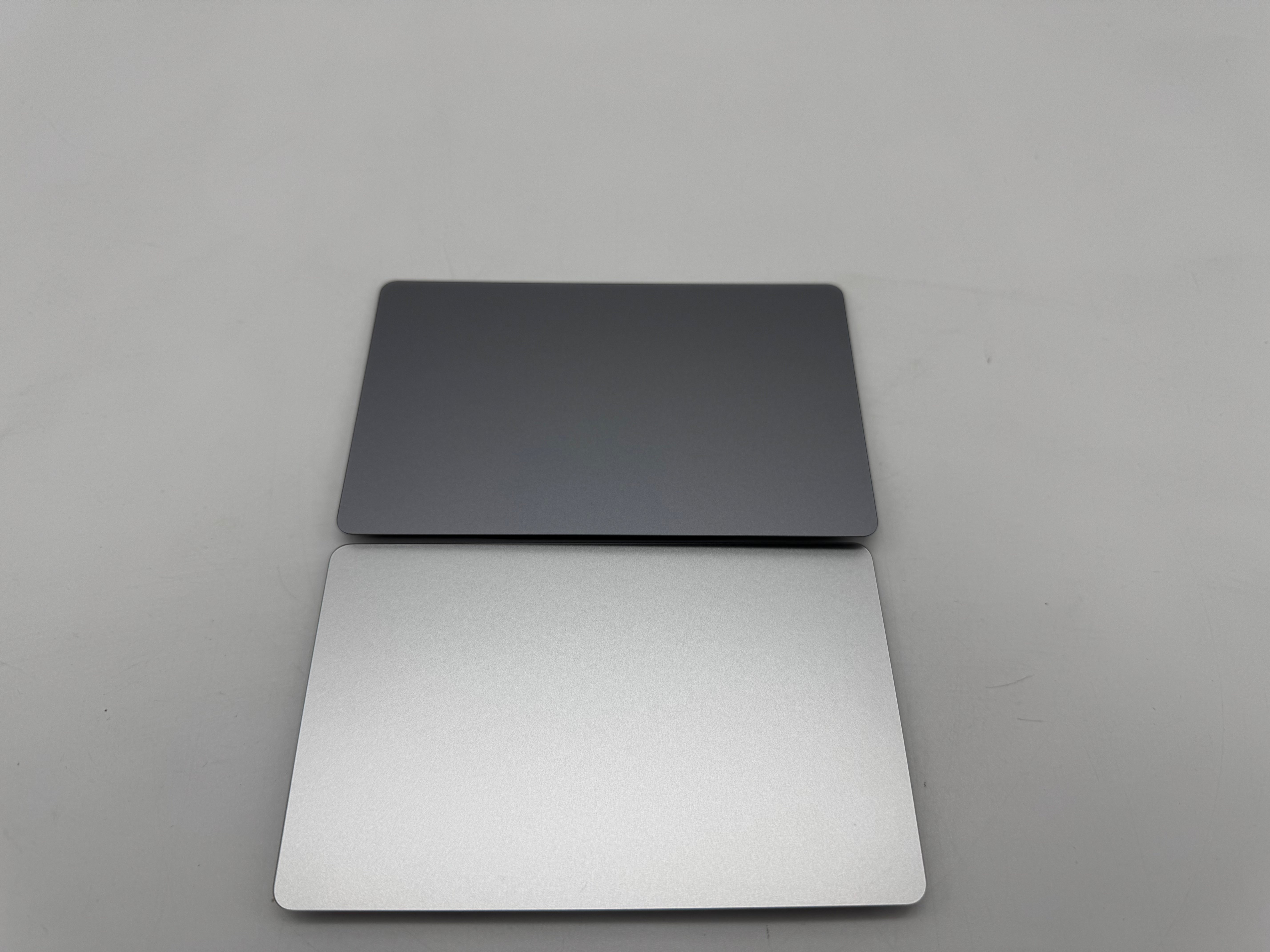 Macbook Pro 13" 2022 A2338 M2 Trackpad Mousepad Silber Grau