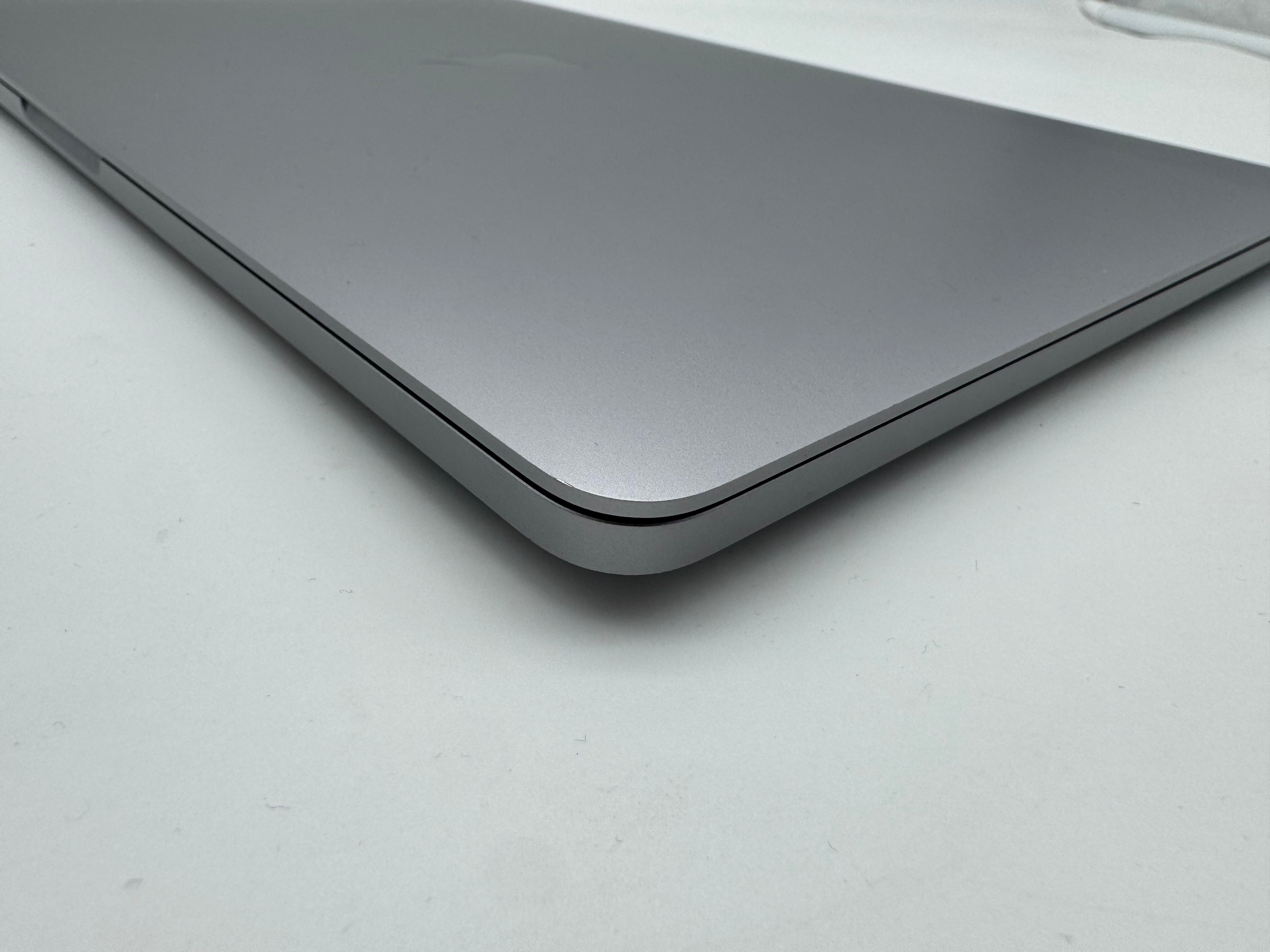 Macbook Pro 13" A2338 M2 16GB 256GB 2022 Spacegrau MwSt. #PS294