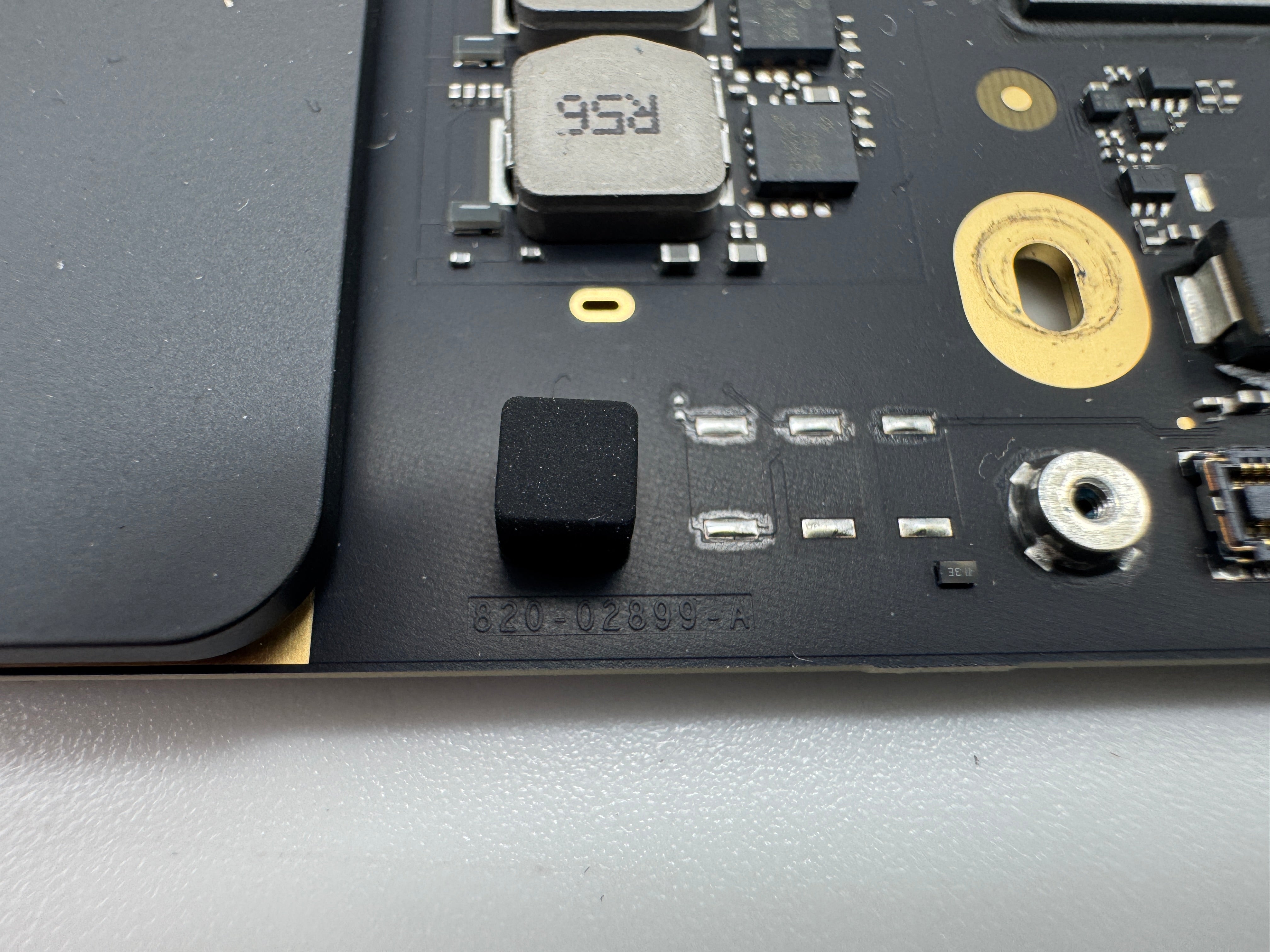 Macbook Air A2337 13" 2020 M1 8 GB 256GB Mainboard 820-02016-A Gold