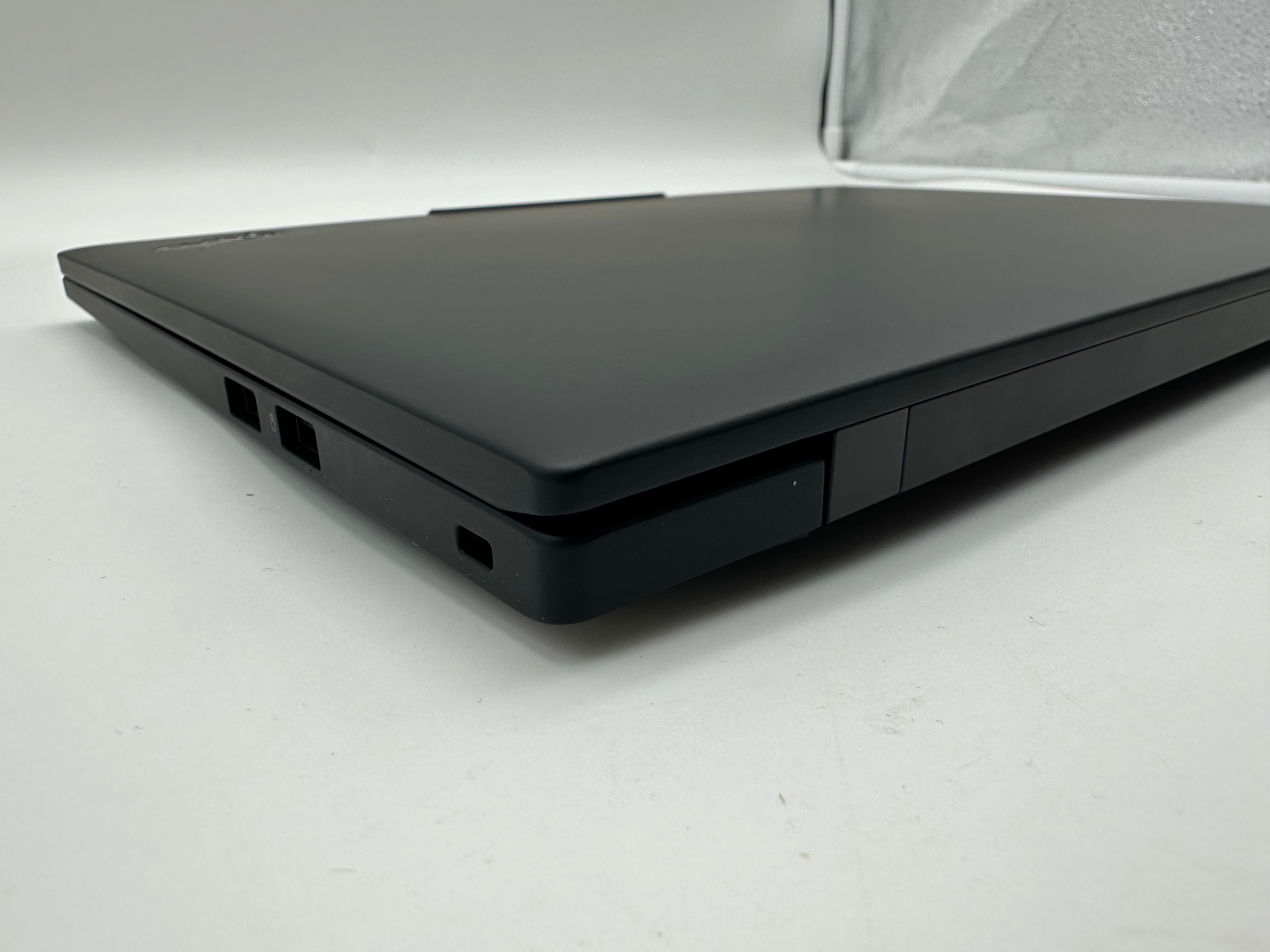Lenovo ThinkPad T14s Gen 6 14" Snapdragon X Elite X1E-78-100 32GB 1TB