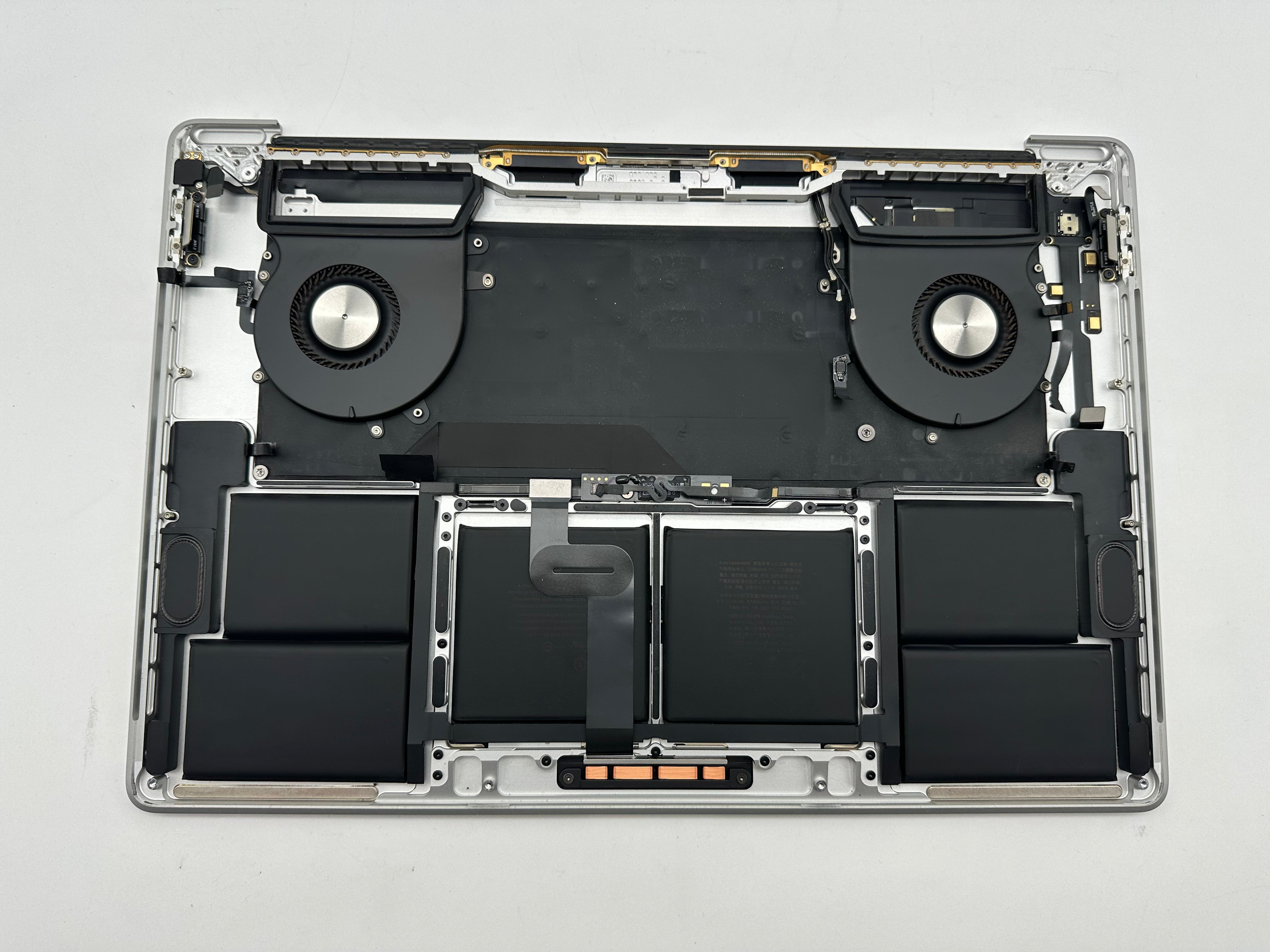 MacBook Pro 16" 2019 A2141 Silber Akku Topcase Tastatur QWERTZ #T959