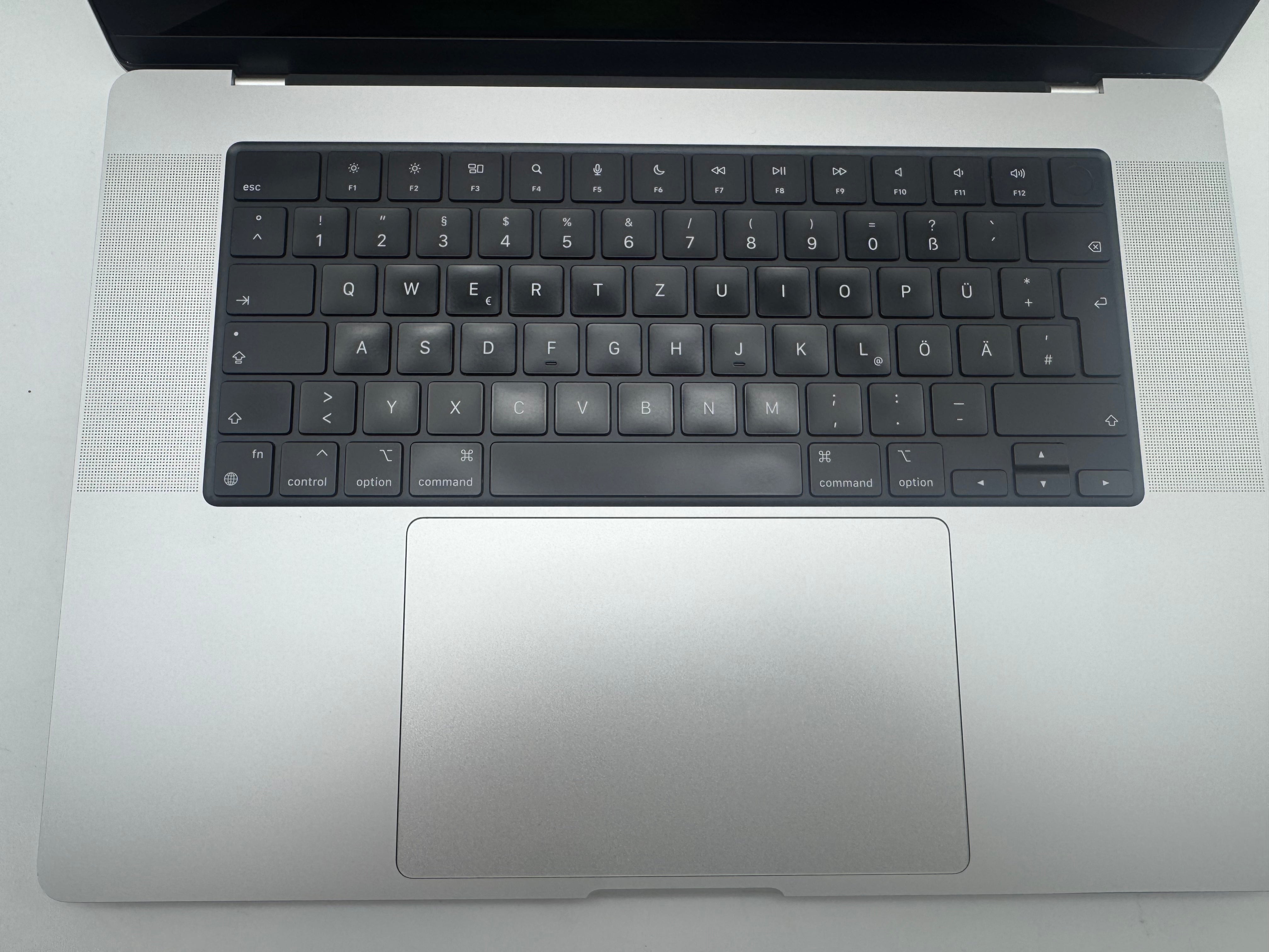 Macbook Pro 16" A2485 M1 Max 64GB 2TB 2021 32-C GPU Silber MwSt.