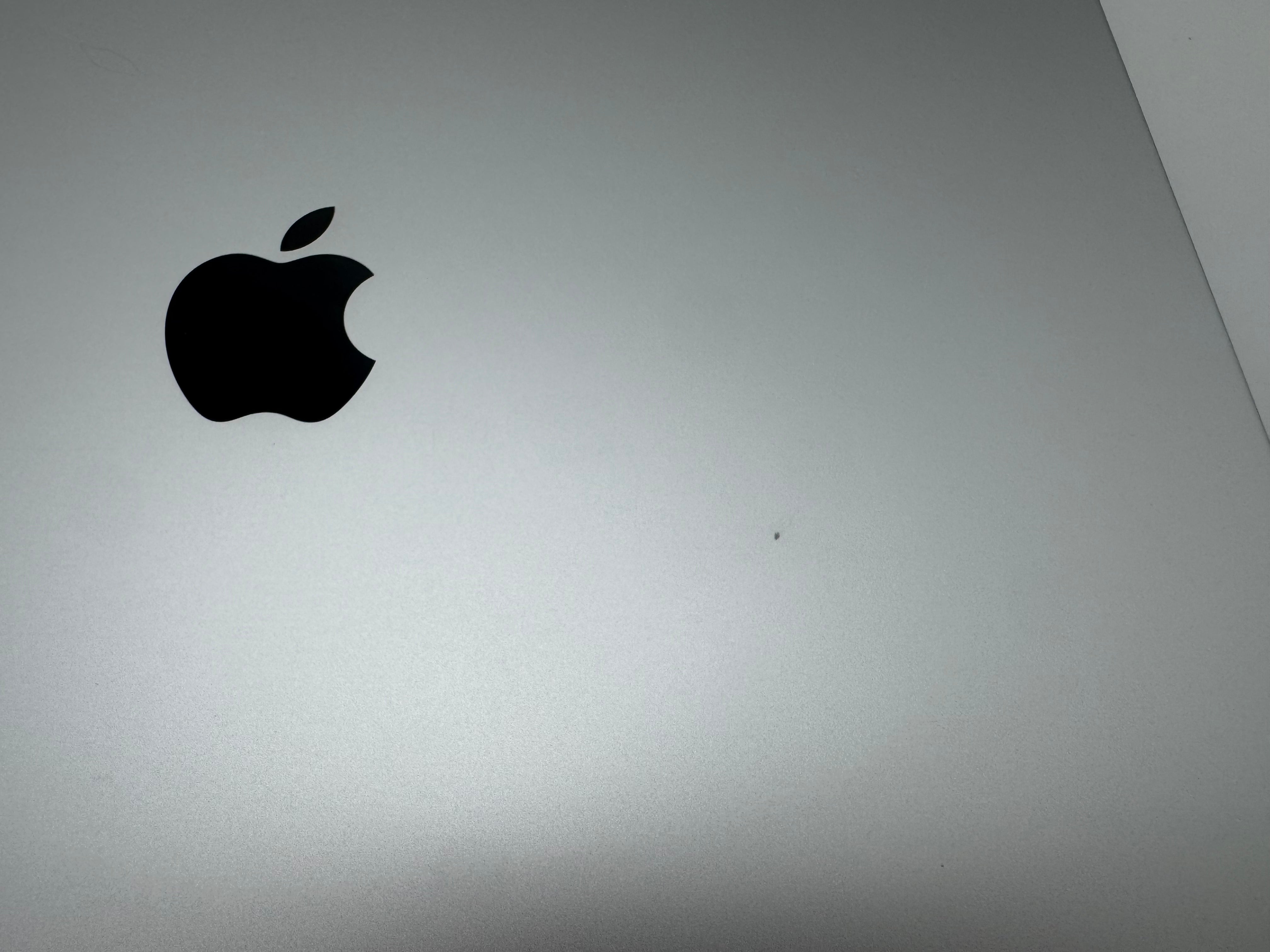 Macbook Pro 16" A2485 M1 Max 64GB 2TB 2021 32-C GPU Silber MwSt.