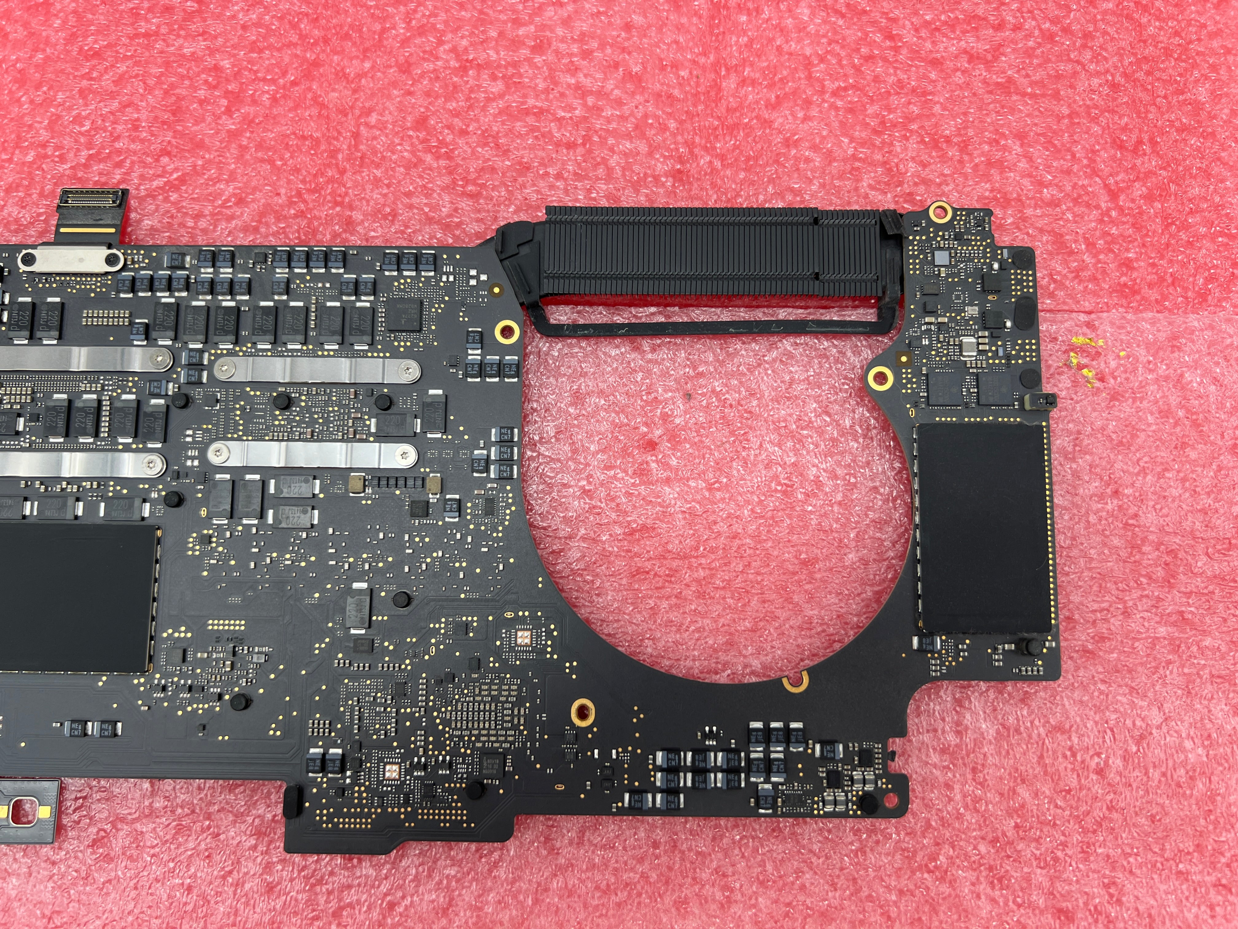 MacBook Pro 15" 2019 A1990 2,6 GHz 16 GB i7 512GB Logicboard Mainboard #M165
