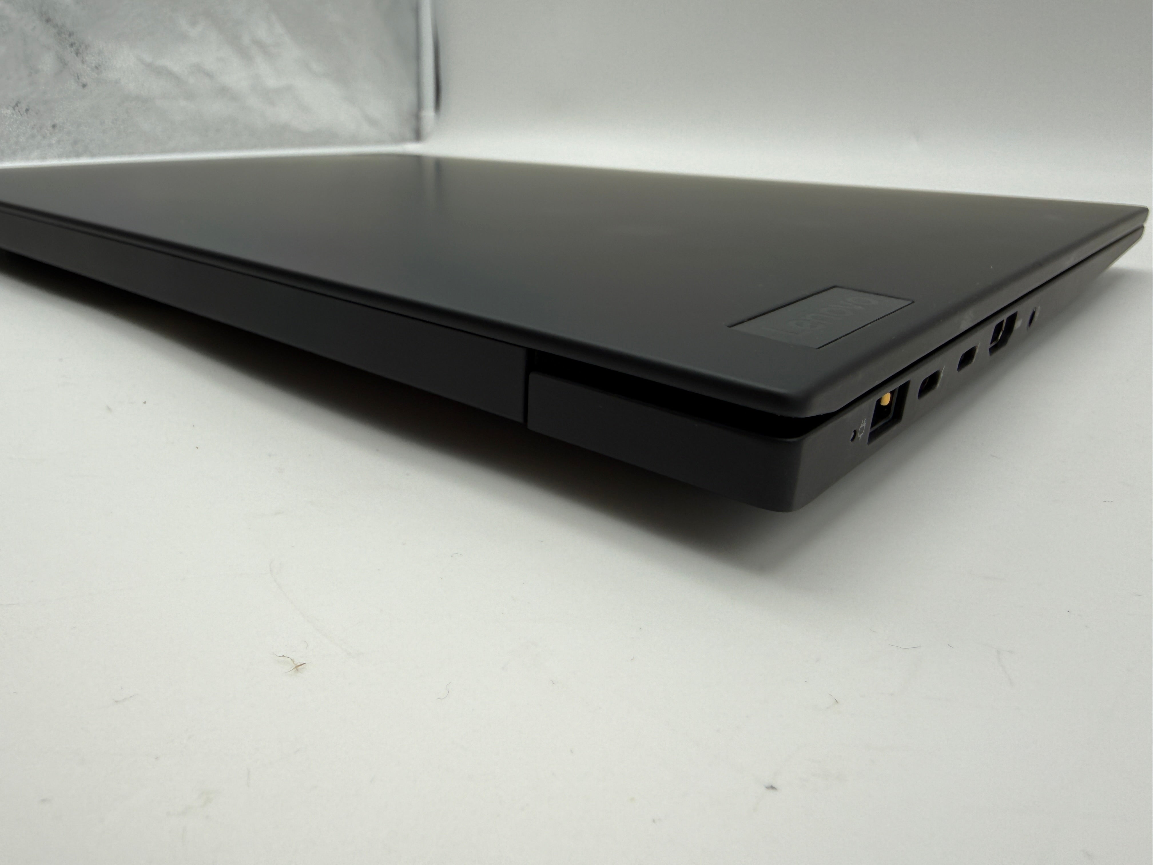 Lenovo Thinkpad P1 G4 Notebook i7-11800H 2,3 GHz 16GB 512GB SSD Deutsch MwSt.
