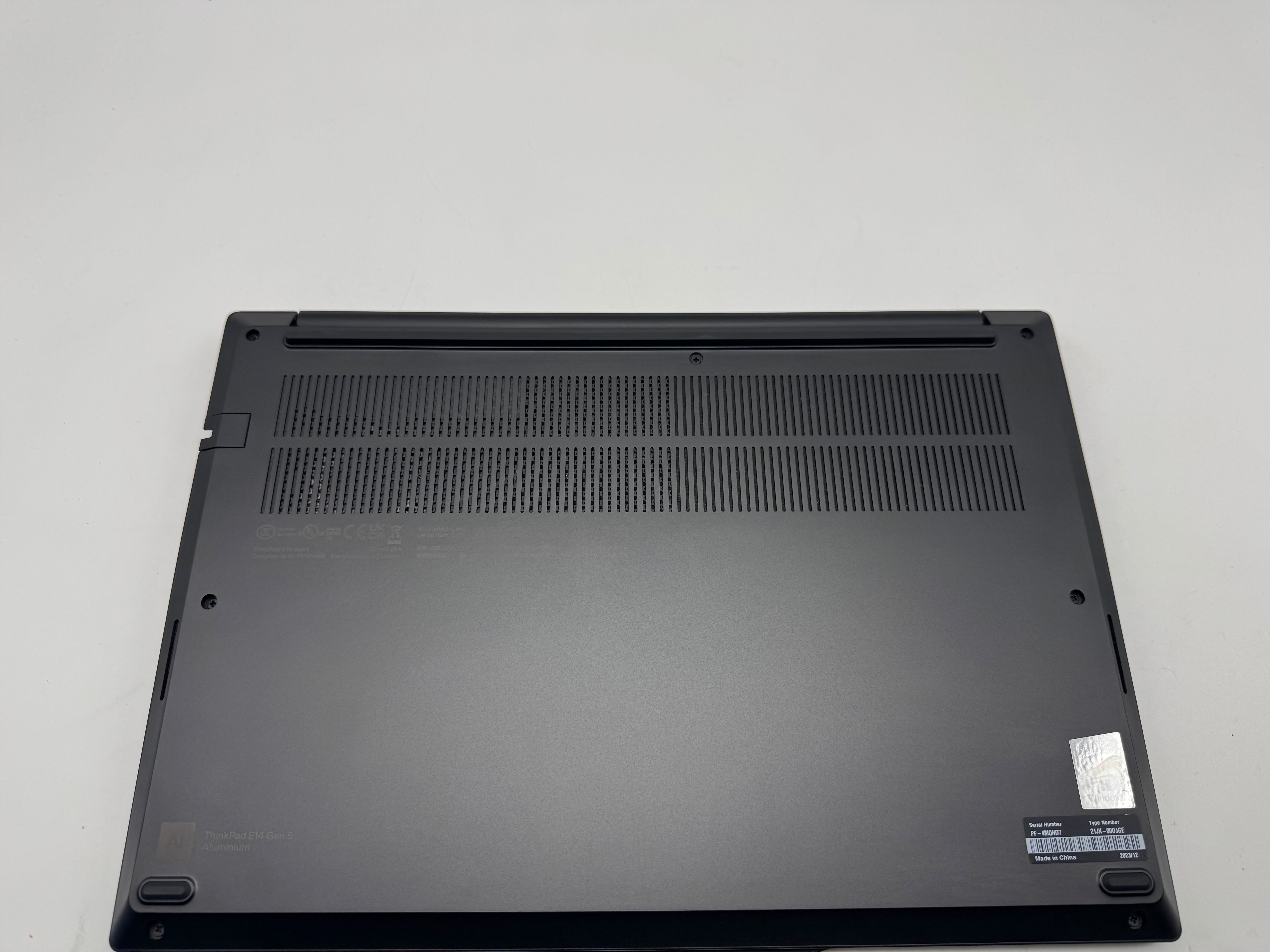 Lenovo Thinkpad E14 G5 Notebook i7-13700H 2,4 GHz 16GB 512GB SSD Deutsch MwSt.