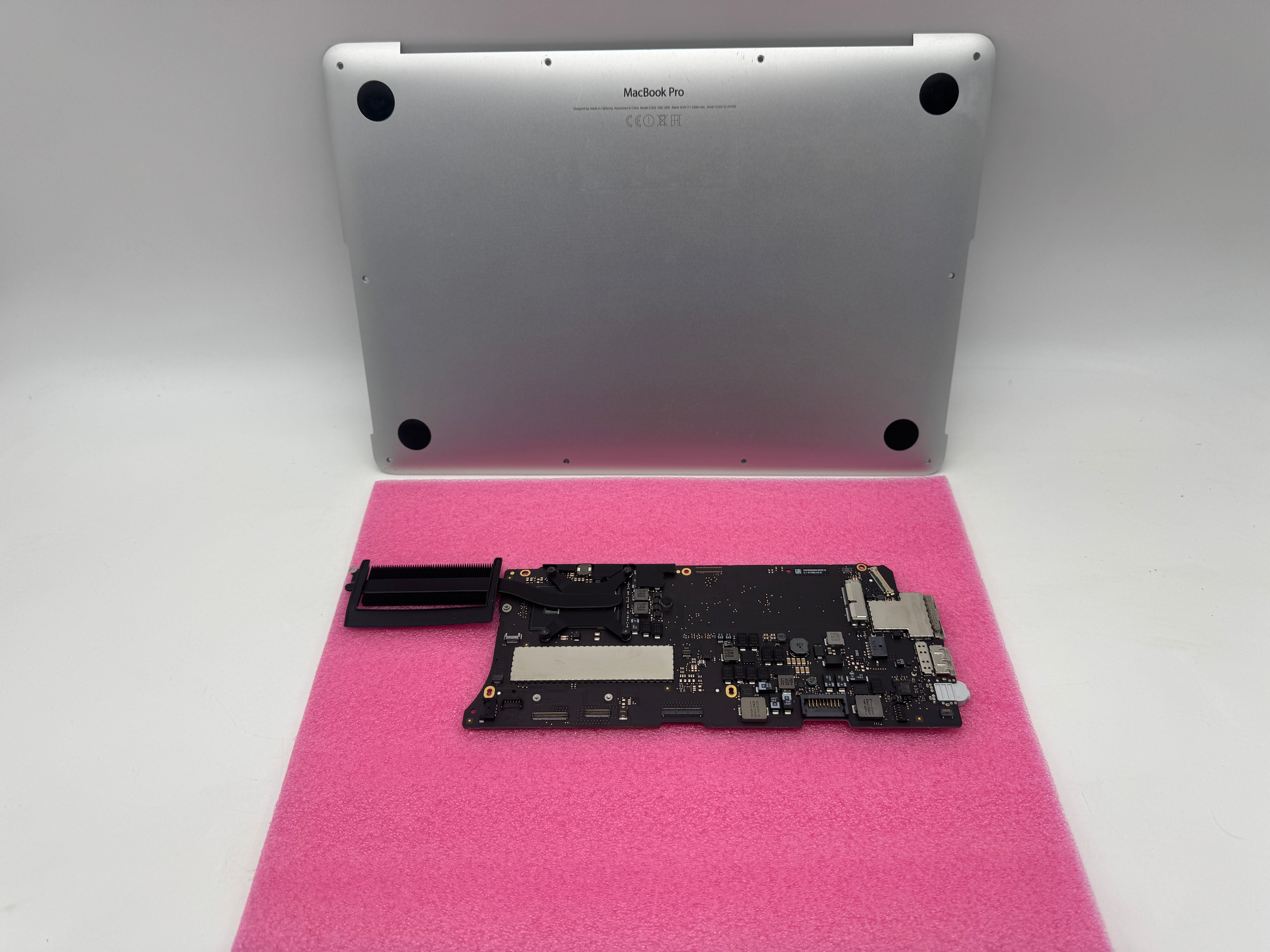 MacBook Pro A1502 13" 2015 3,1 GHz i7 8GB Platine Mainboard #M170