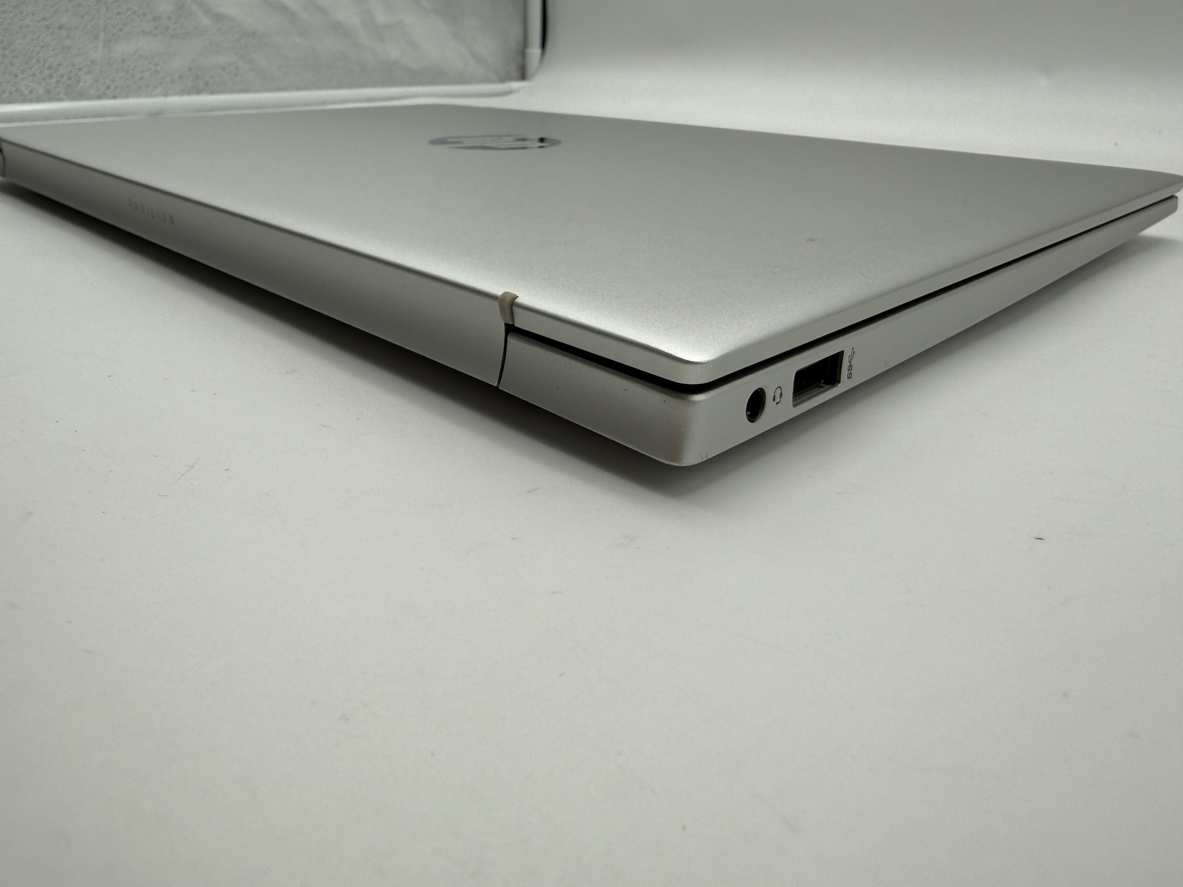 HP Pavilion 14-ec0076ng Ryzen 7 5700U 16GB 512GB 100% Akku MwSt.