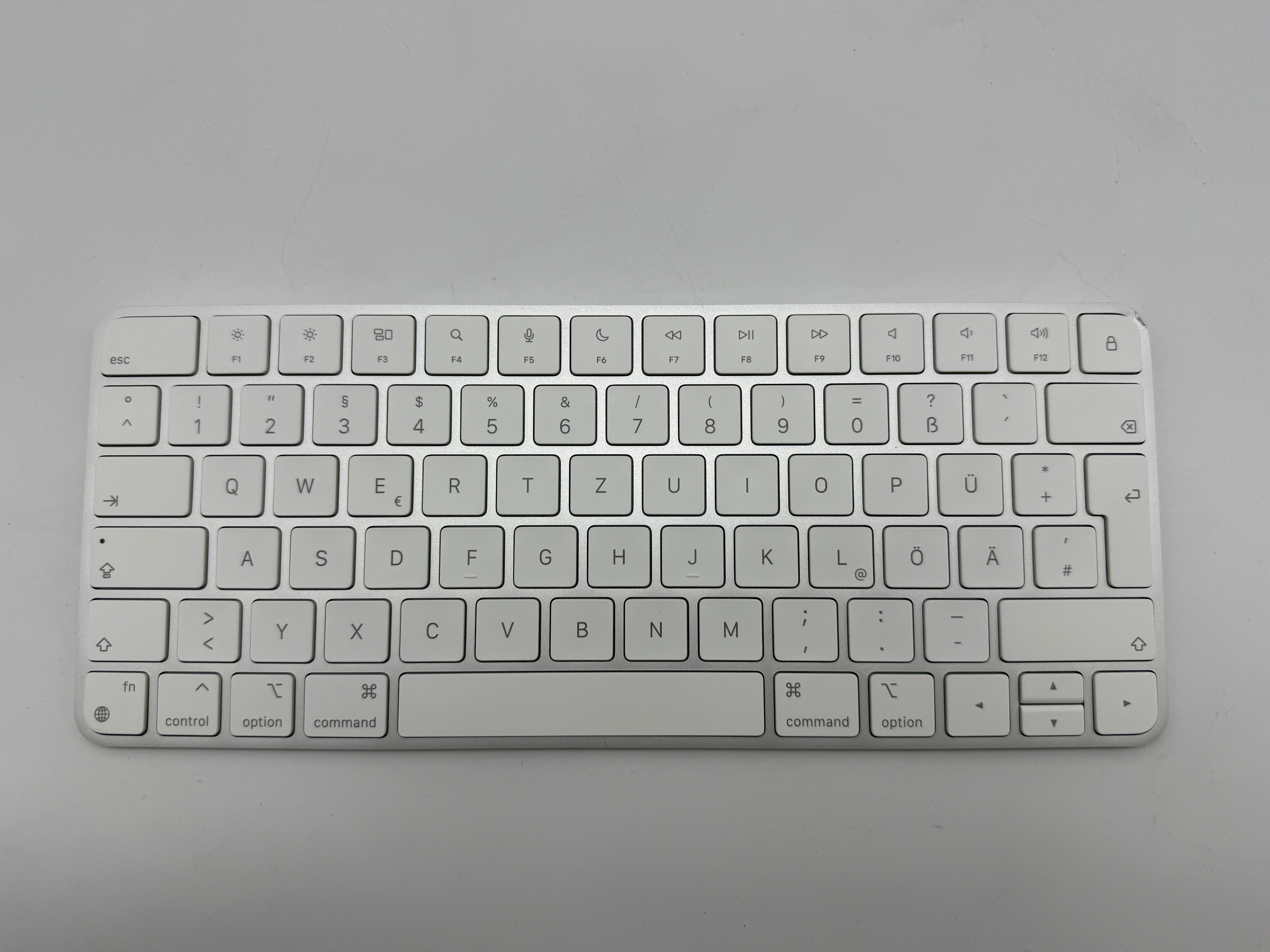 Apple Magic Keyboard A2450 Lightning Battery Weiß silber