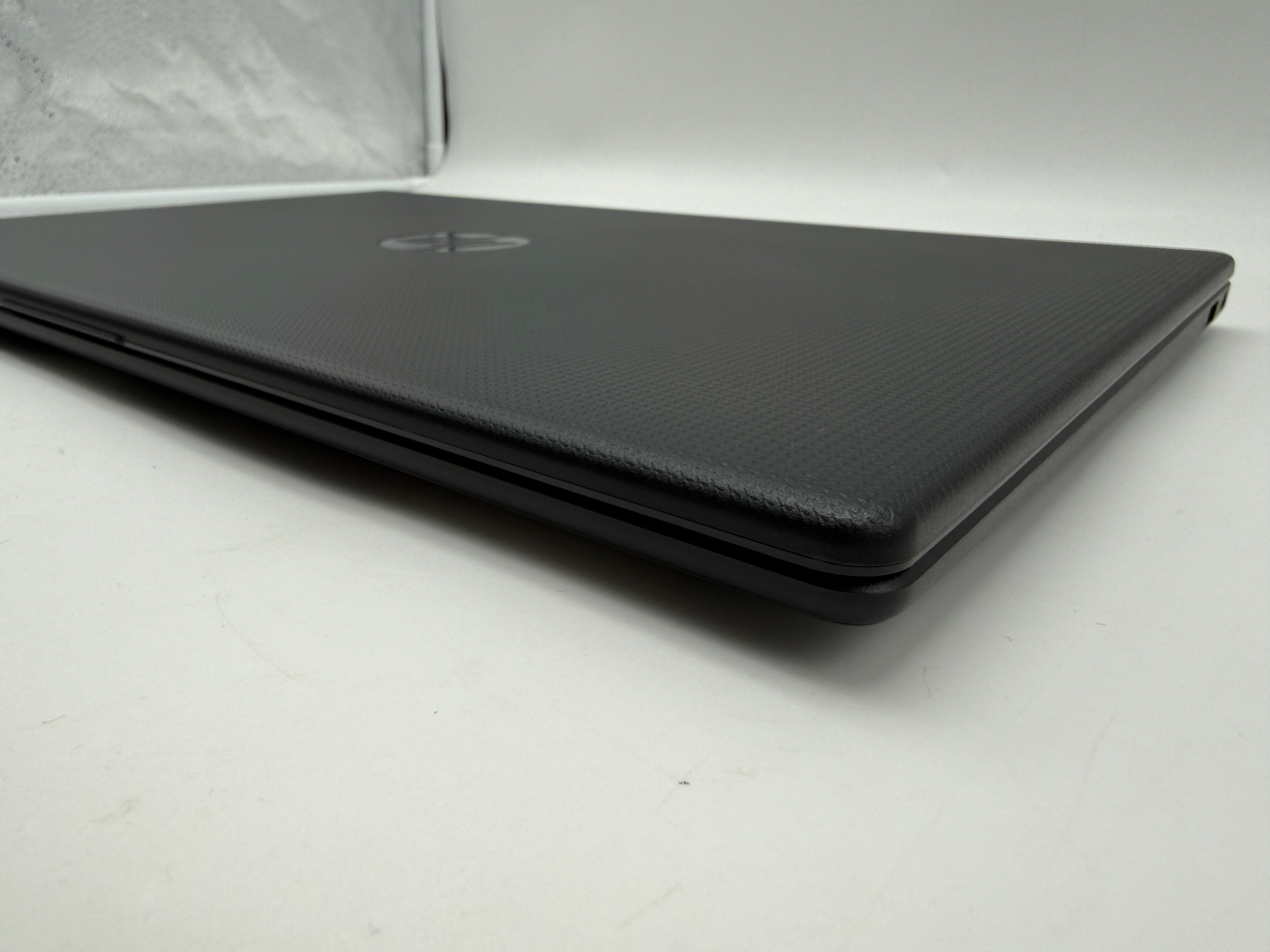 HP 15-fd0057ng Laptop i5-1335U 16GB 512GB SSD MwSt.