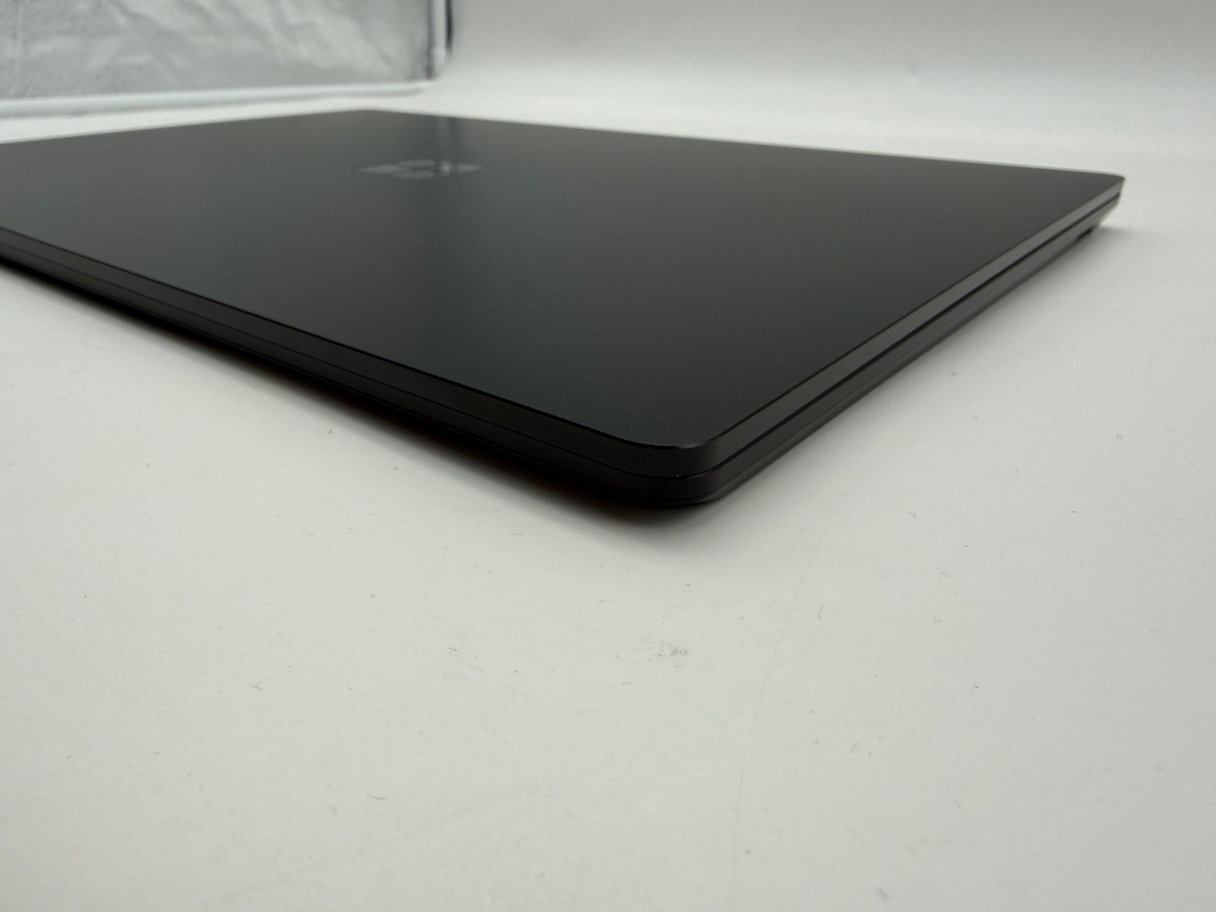 Microsoft Surface Laptop 4 15" AMD Ryzen 7 2GHz 16GB 512GB MwSt.Schwarz