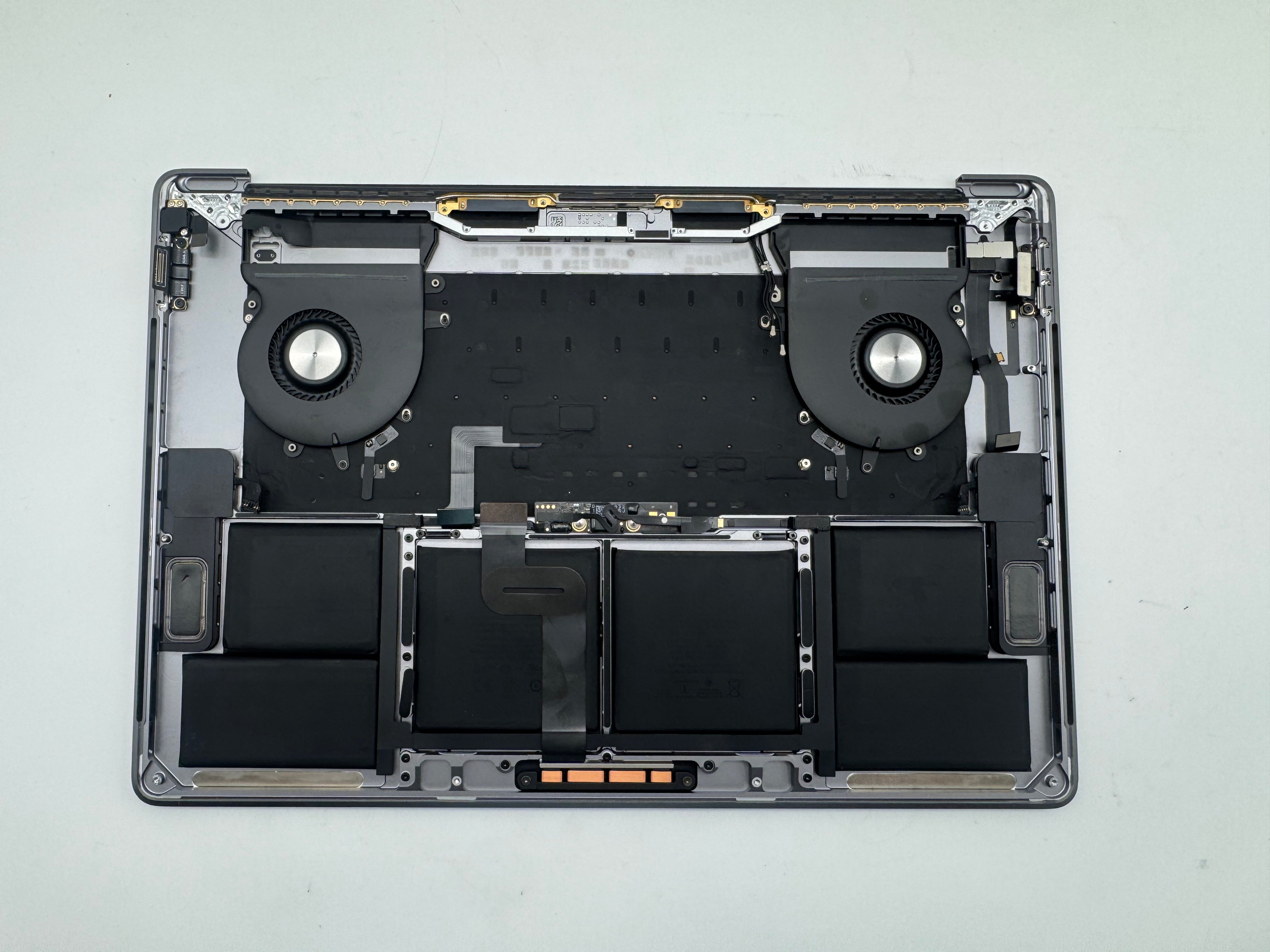 Macbook Pro 15" 2018 2019 A1990 QWERTZ Topcase Trackpad Tastatur Grau #T976