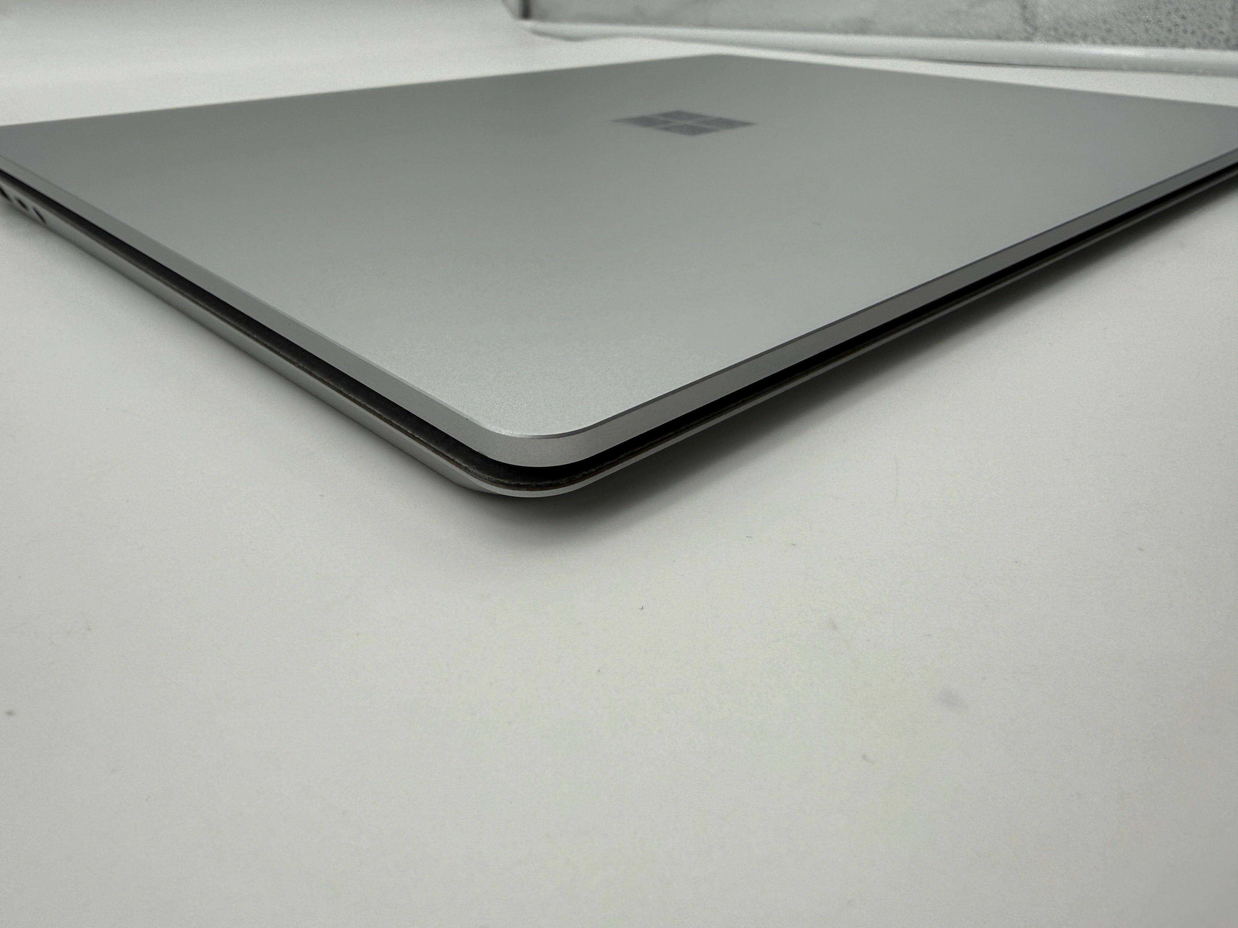 Microsoft Surface Laptop 4 13" i5-1135G7 2,4 GHz 16GB 512GB MwSt Platin