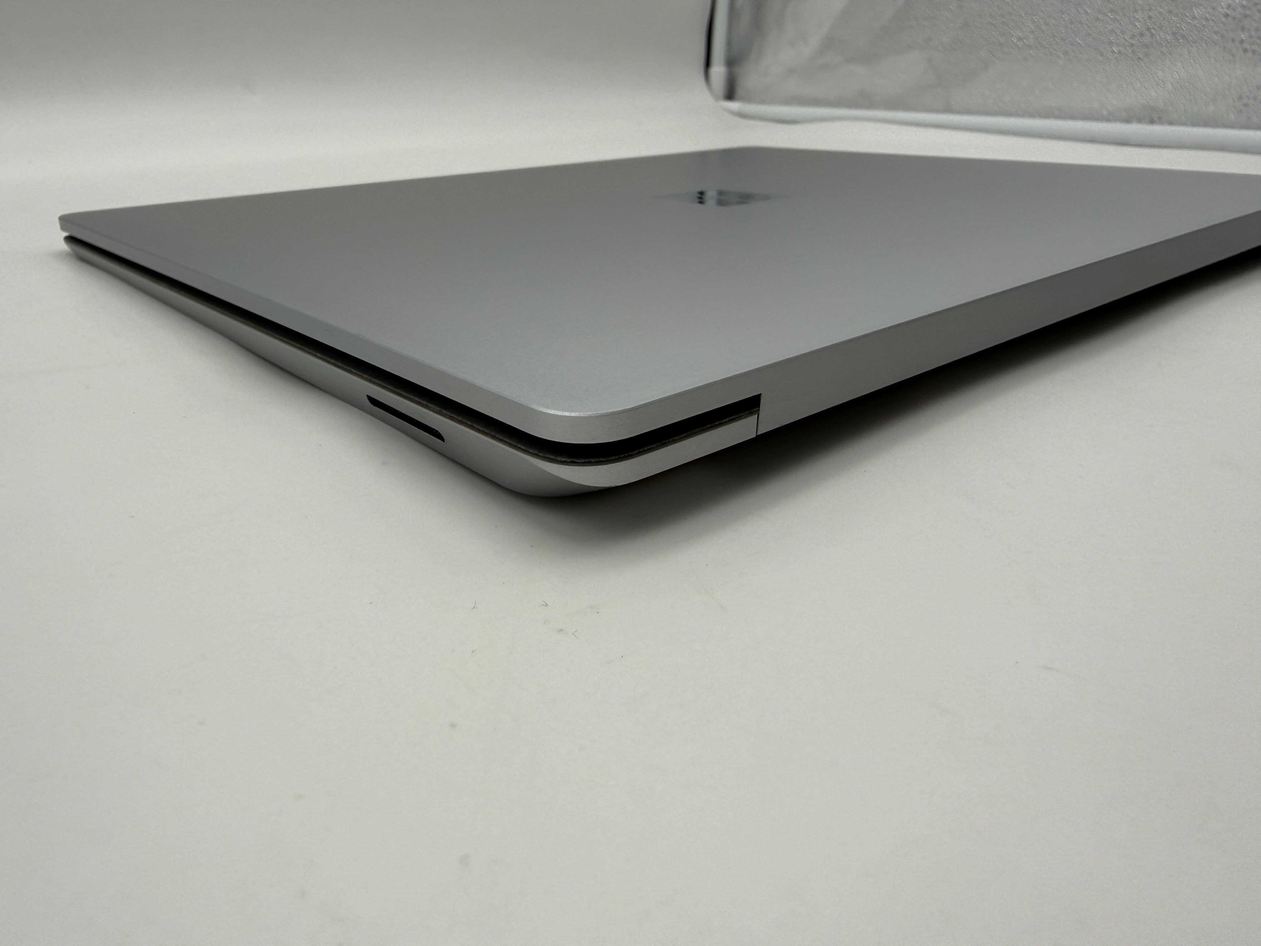 Microsoft Surface Laptop 4 13" i5-1135G7 2,4 GHz 16GB 512GB MwSt Platin