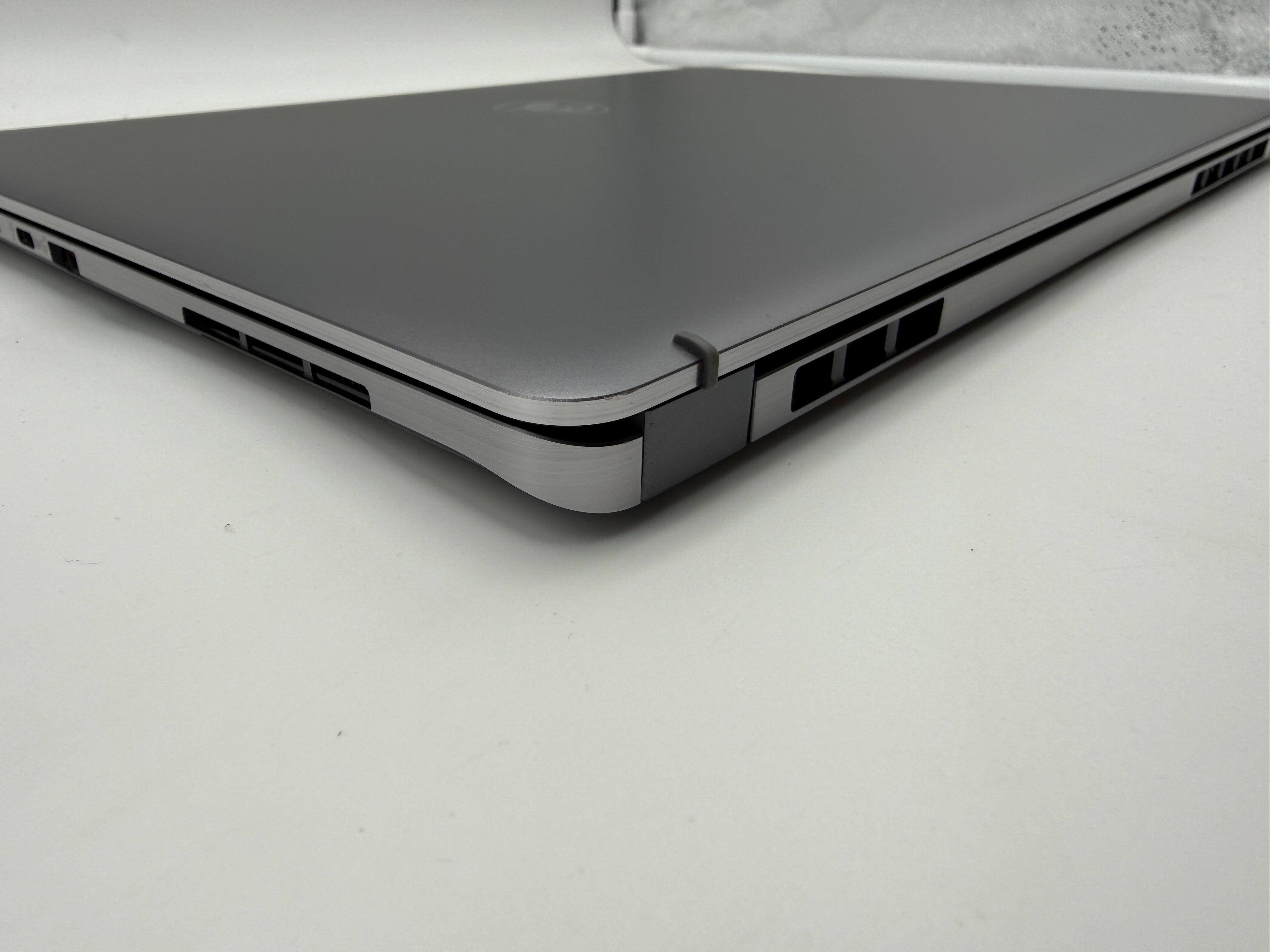 MSI Creator Z16 A11UE I7-11800H RTX 3060 32GB 1TB Gray Black QWERTY US