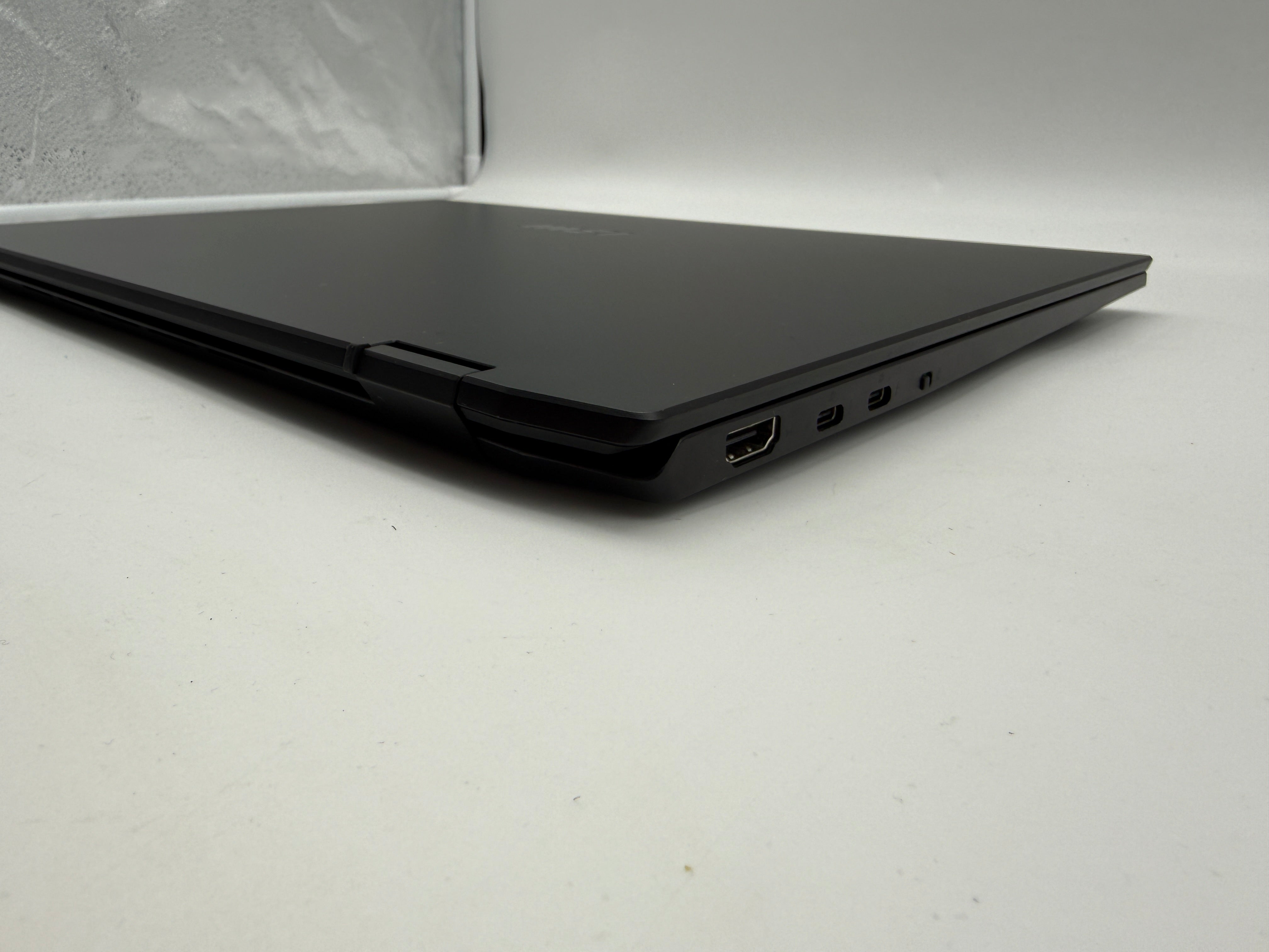 MSI Summit E16 Flip A12MT I7-1280P 16GB 1TB Schwarz QWERTY US MwSt.