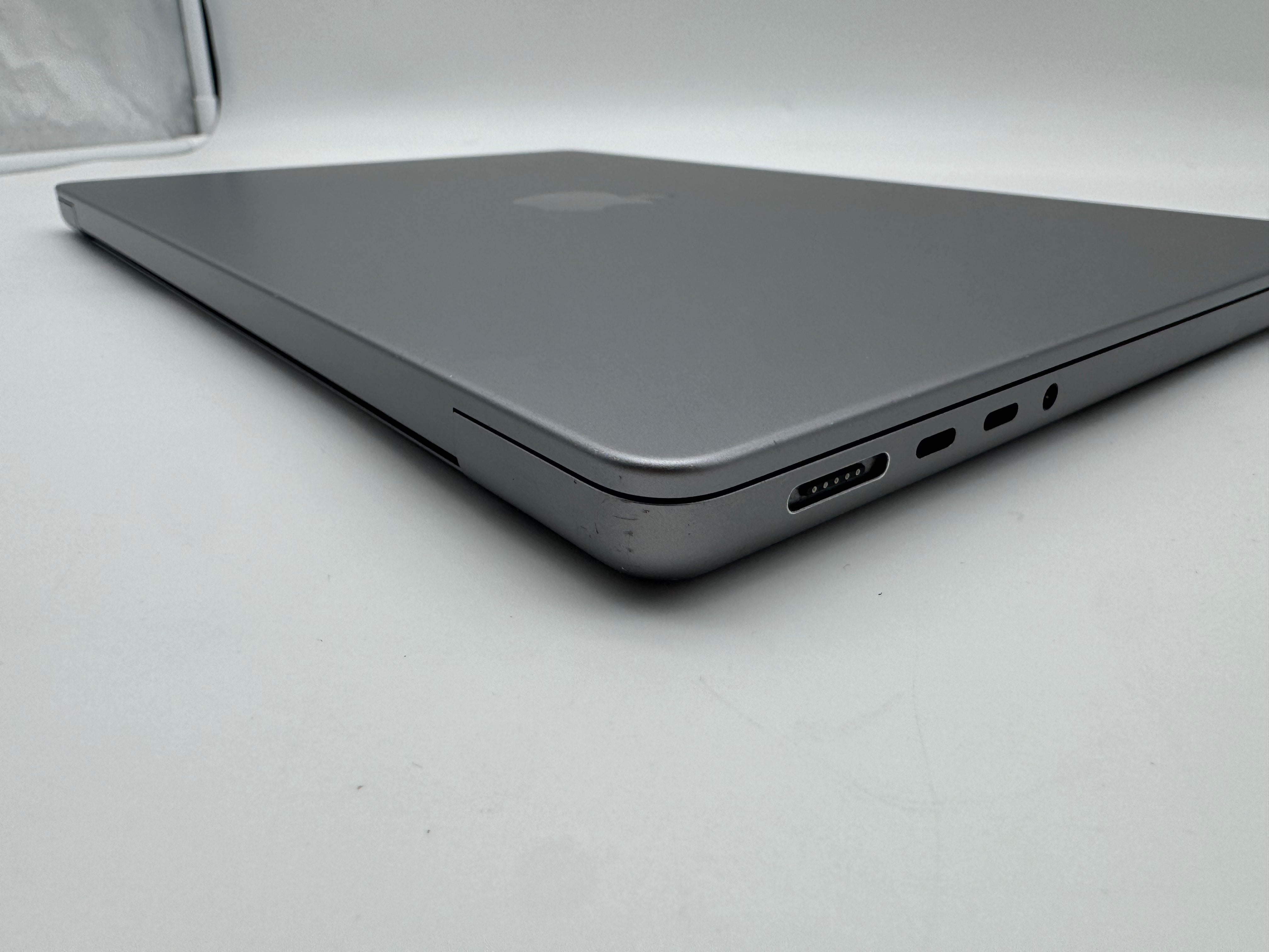 Macbook Pro 14" A2442 2021 M1 8-C 16GB 512GB 14-C Spacegrau MwSt. #PS370