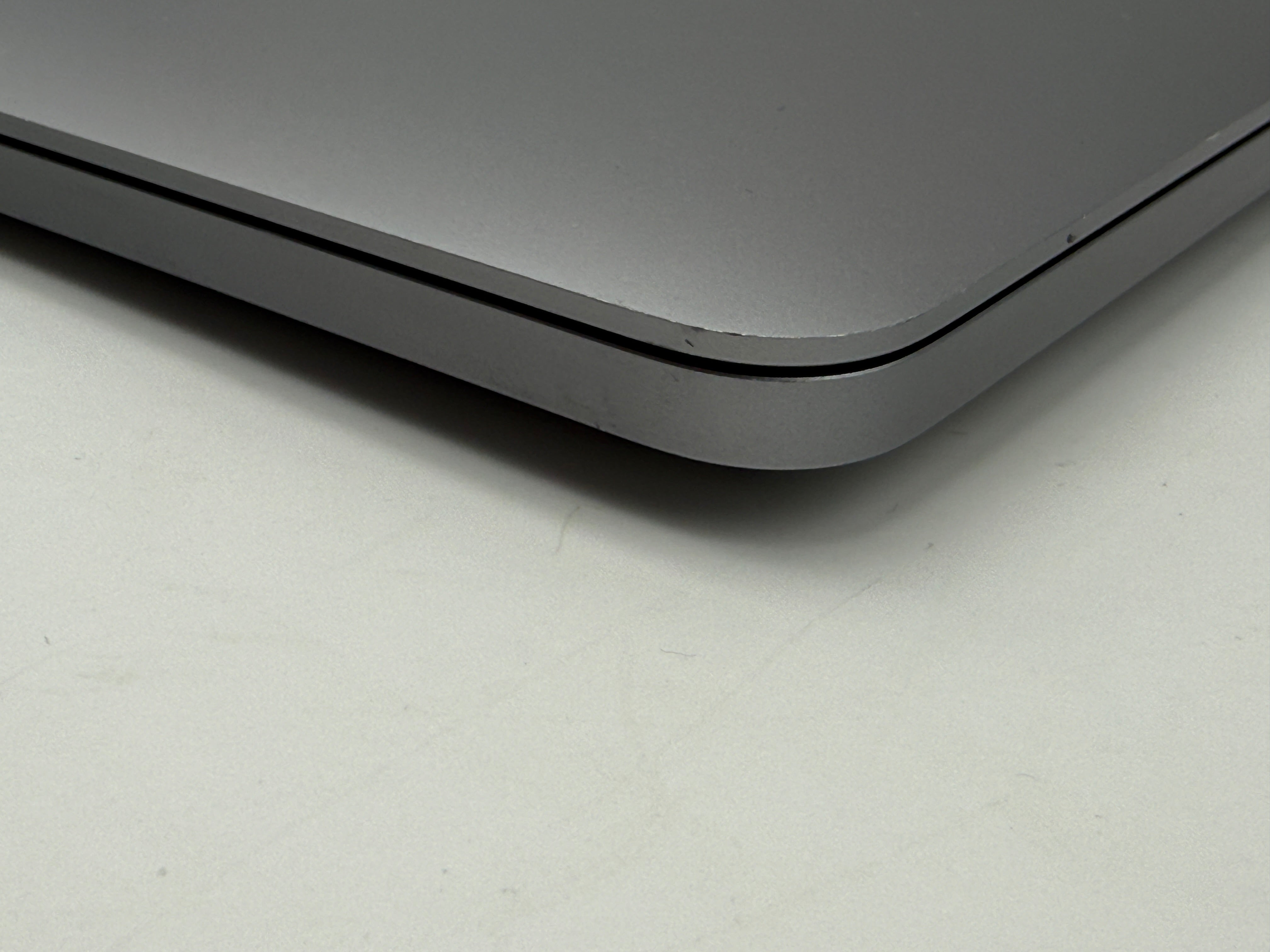 Macbook Pro 13" A2338 M1 16GB 512GB 2020 Spacegrau Grau MwSt. #PS426