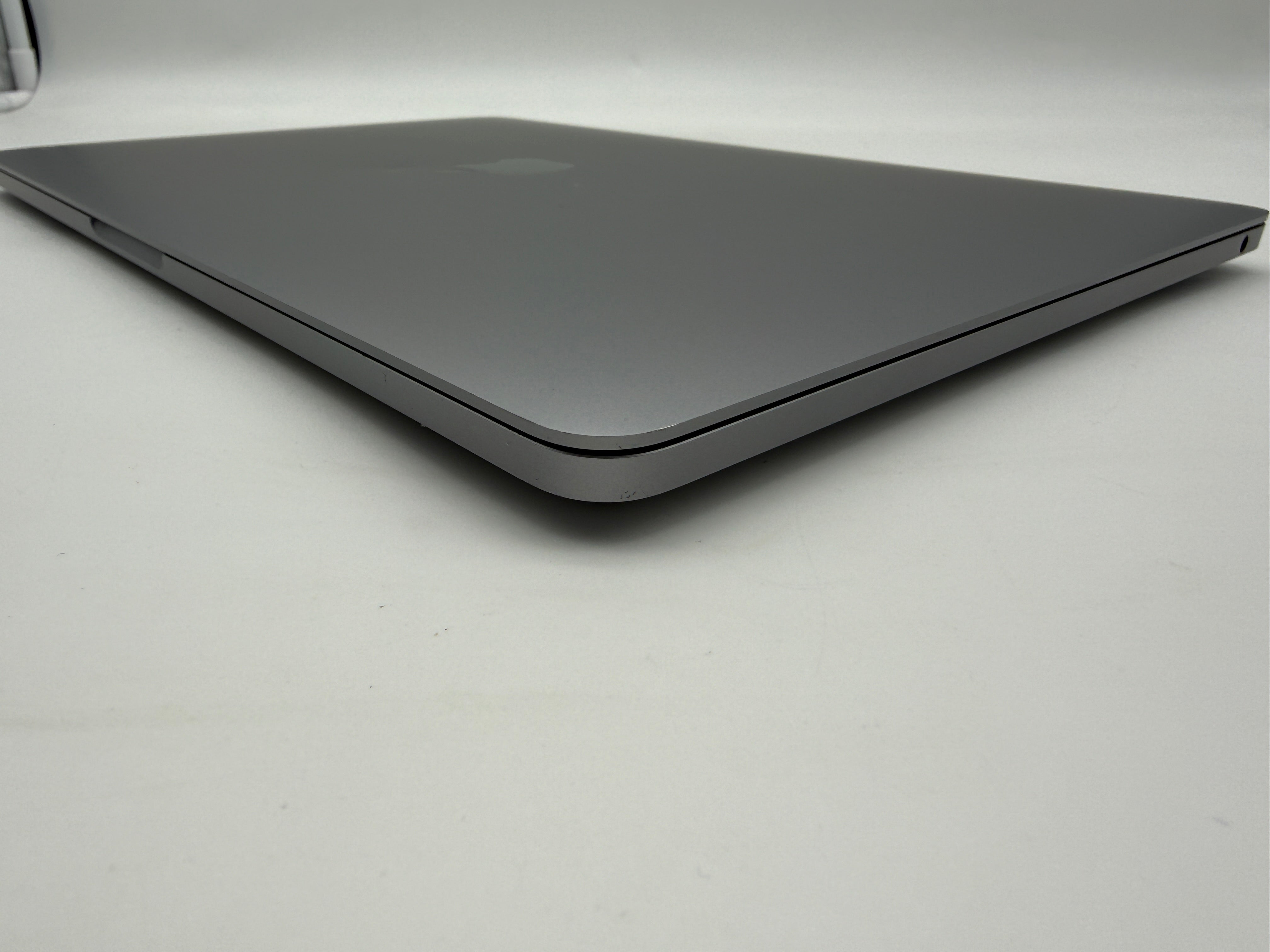 Macbook Pro 13" A2338 M1 16GB 512GB 2020 Spacegrau Grau MwSt. #PS428