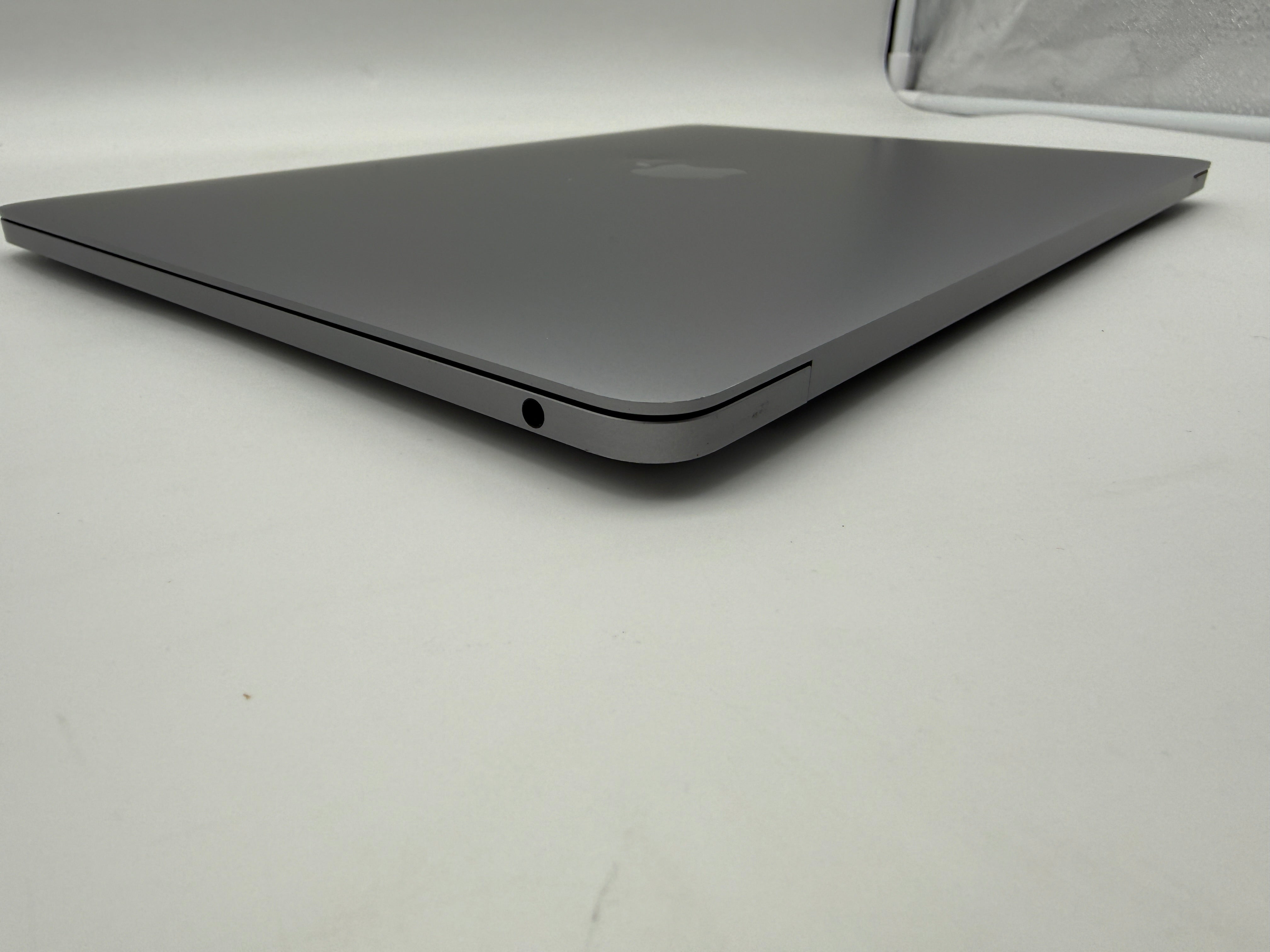 Macbook Pro 13" A2338 M1 16GB 512GB 2020 Spacegrau Grau MwSt. #PS428