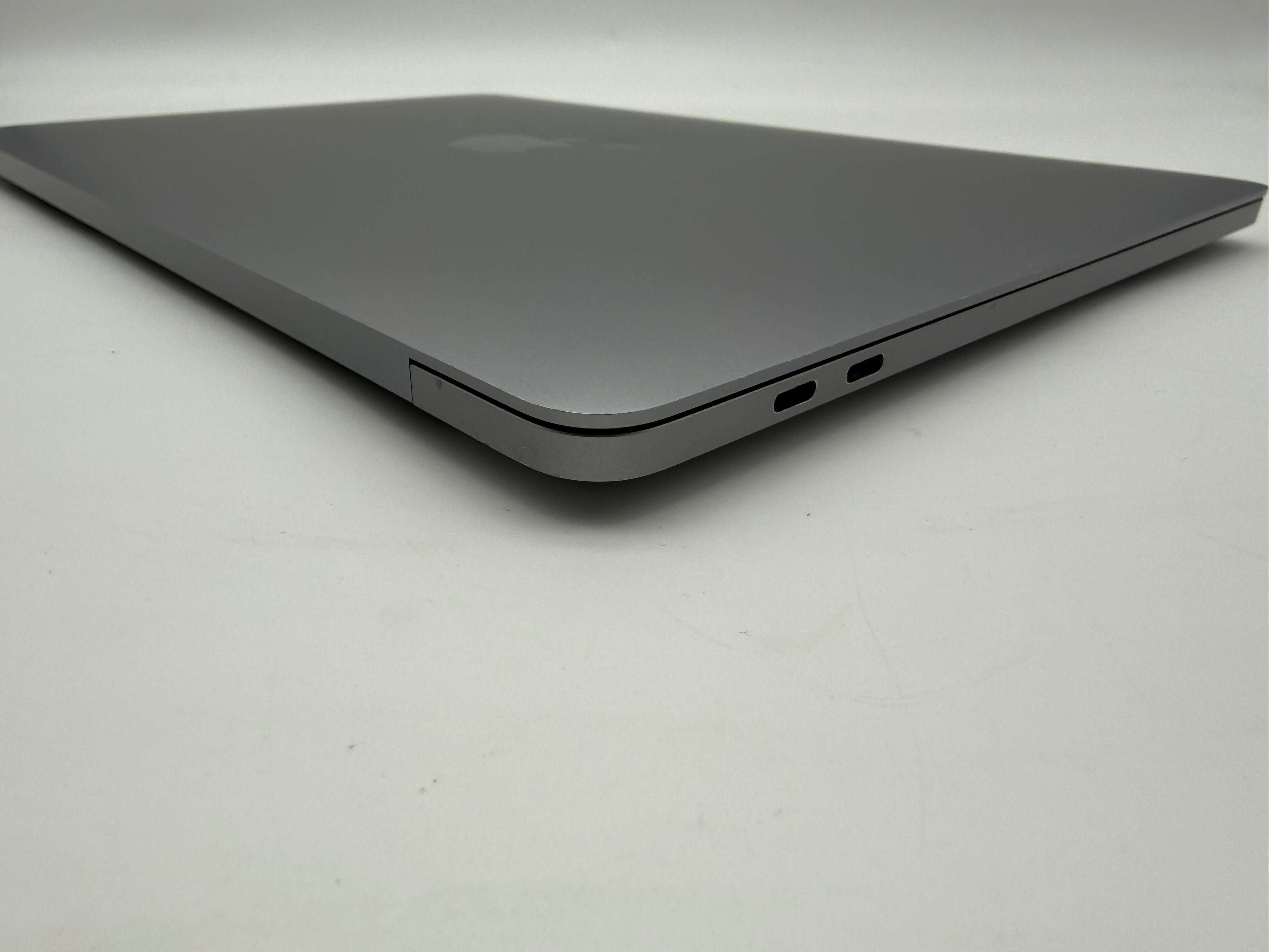 Macbook Pro 13" A2338 M1 16GB 512GB 2020 Spacegrau Grau MwSt. #PS428