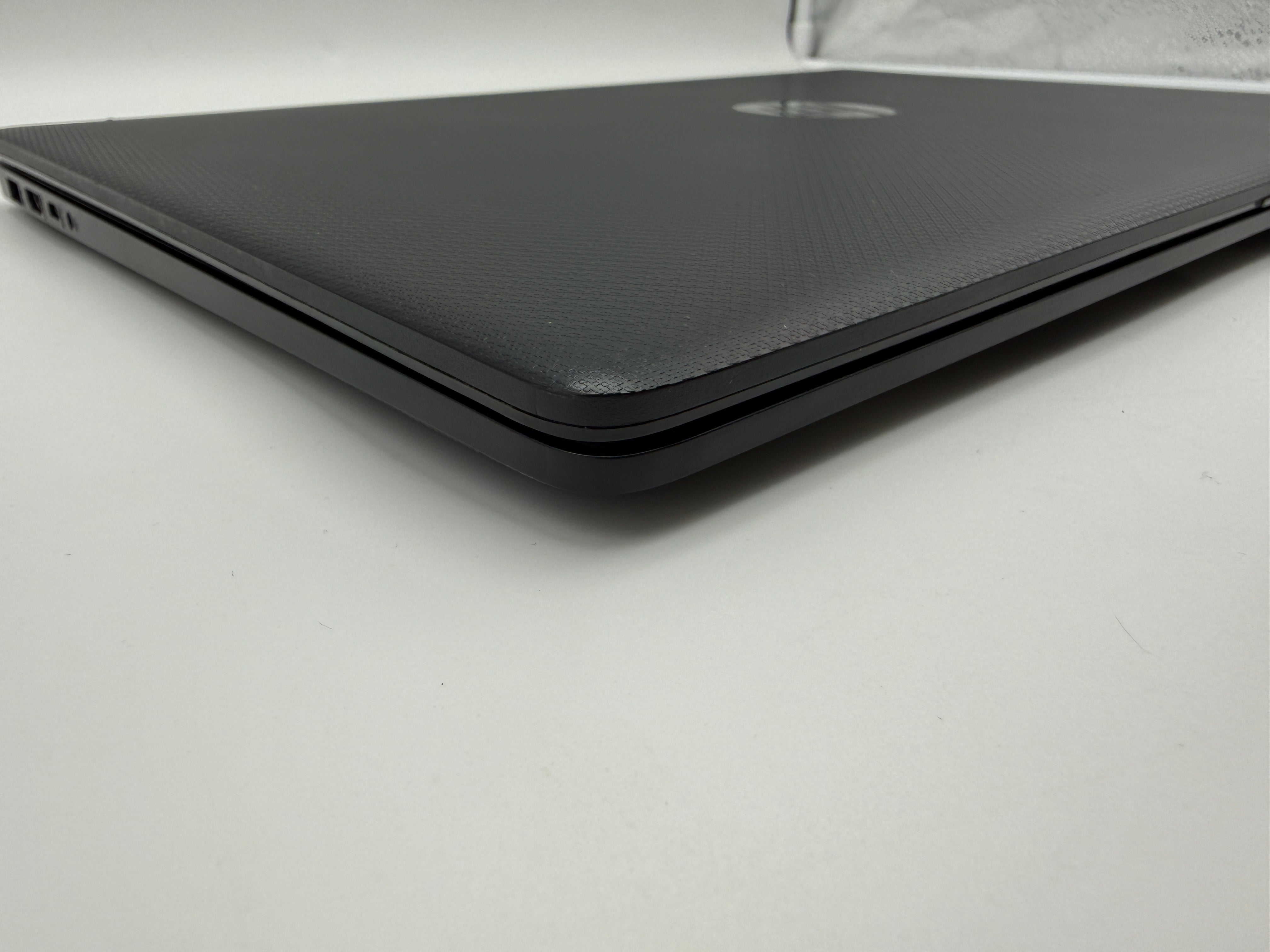 HP 17-cn2053ng Laptop i5-1235U 1,3GHz 8GB 256GB SSD 100% Akku MwSt. #PSW132