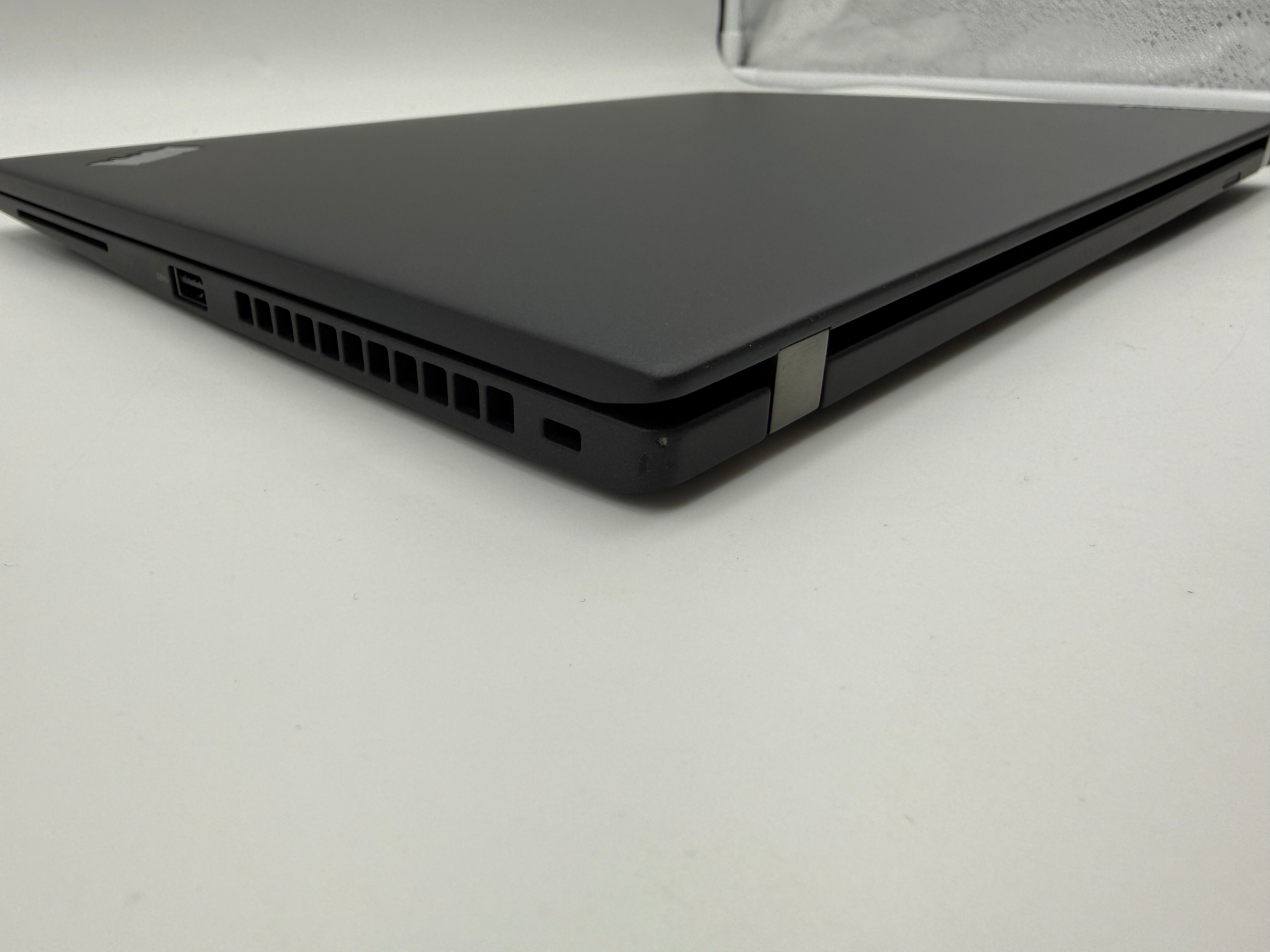 Lenovo Thinkpad T14s G3 Notebook 2,1GHz i7-1260P 16GB 512GB QWERTY #PSW133