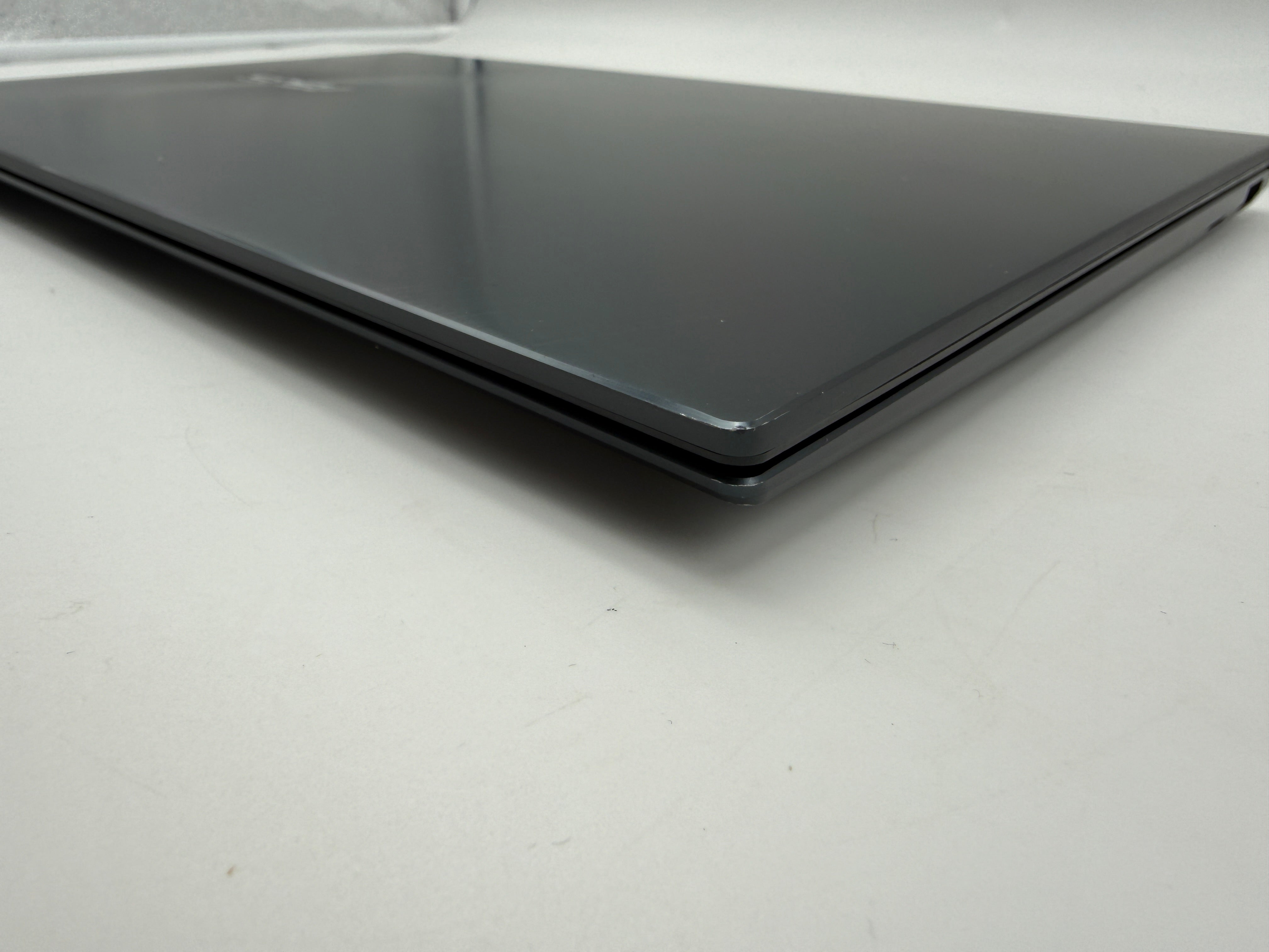 Asus ZenBook UM425U 14" Ryzen 7 1,80Ghz 16GB 1TB SSD MwSt. #PSW139