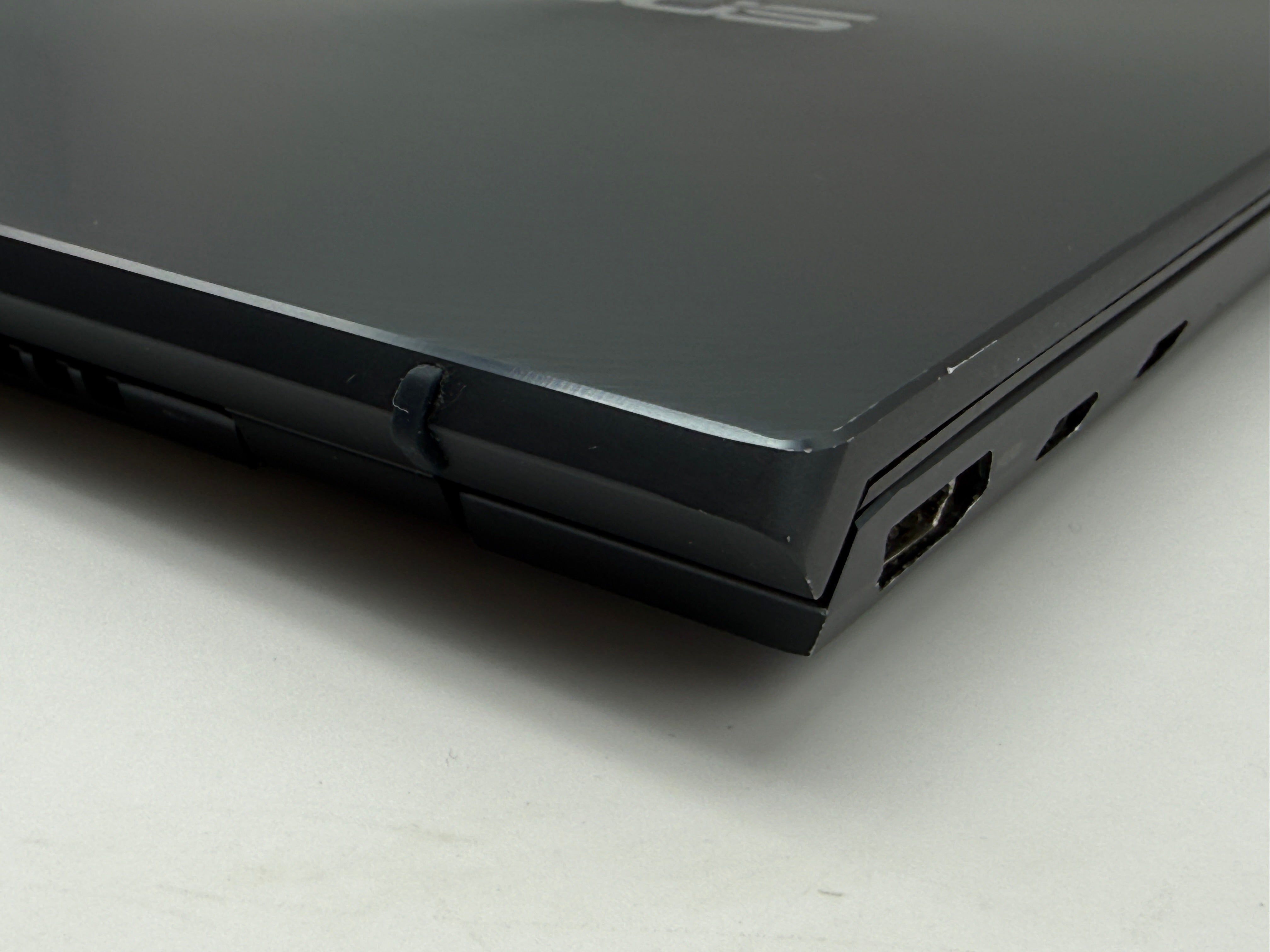 Asus ZenBook UM425U 14" Ryzen 7 1,80Ghz 16GB 1TB SSD MwSt. #PSW139