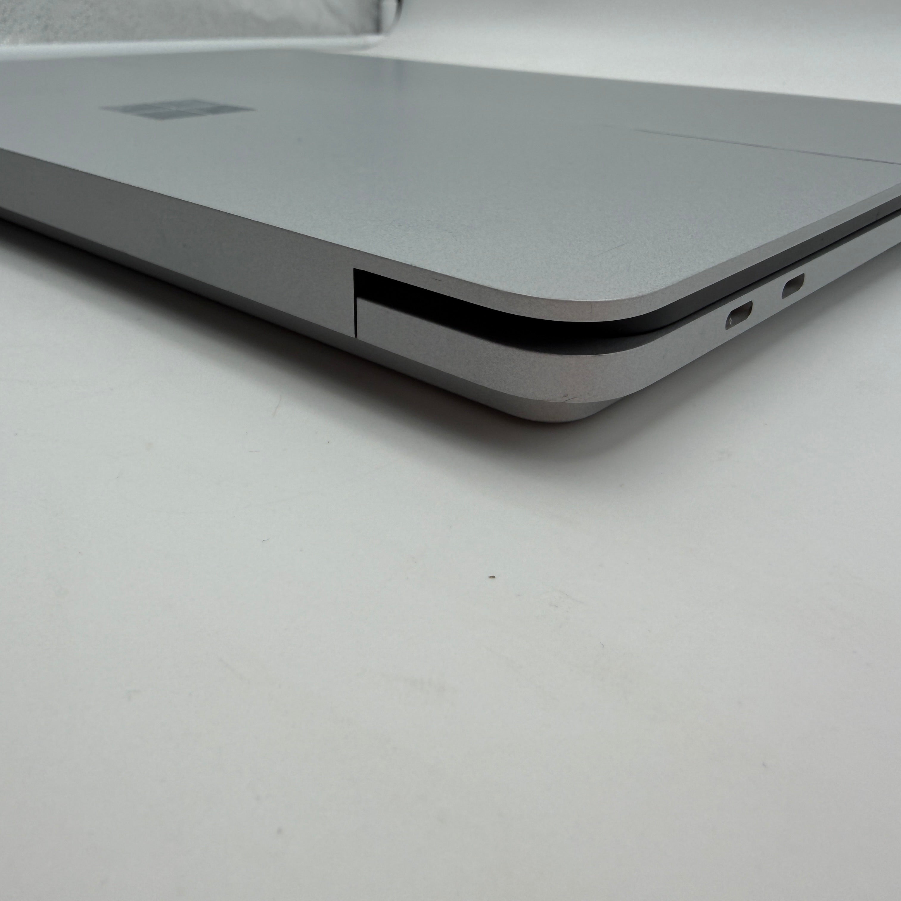 Microsoft Surface Laptop Studio i7 11370H 3,3GHz 32GB 1TB RTX 3050 Ti MwSt. #PSW161