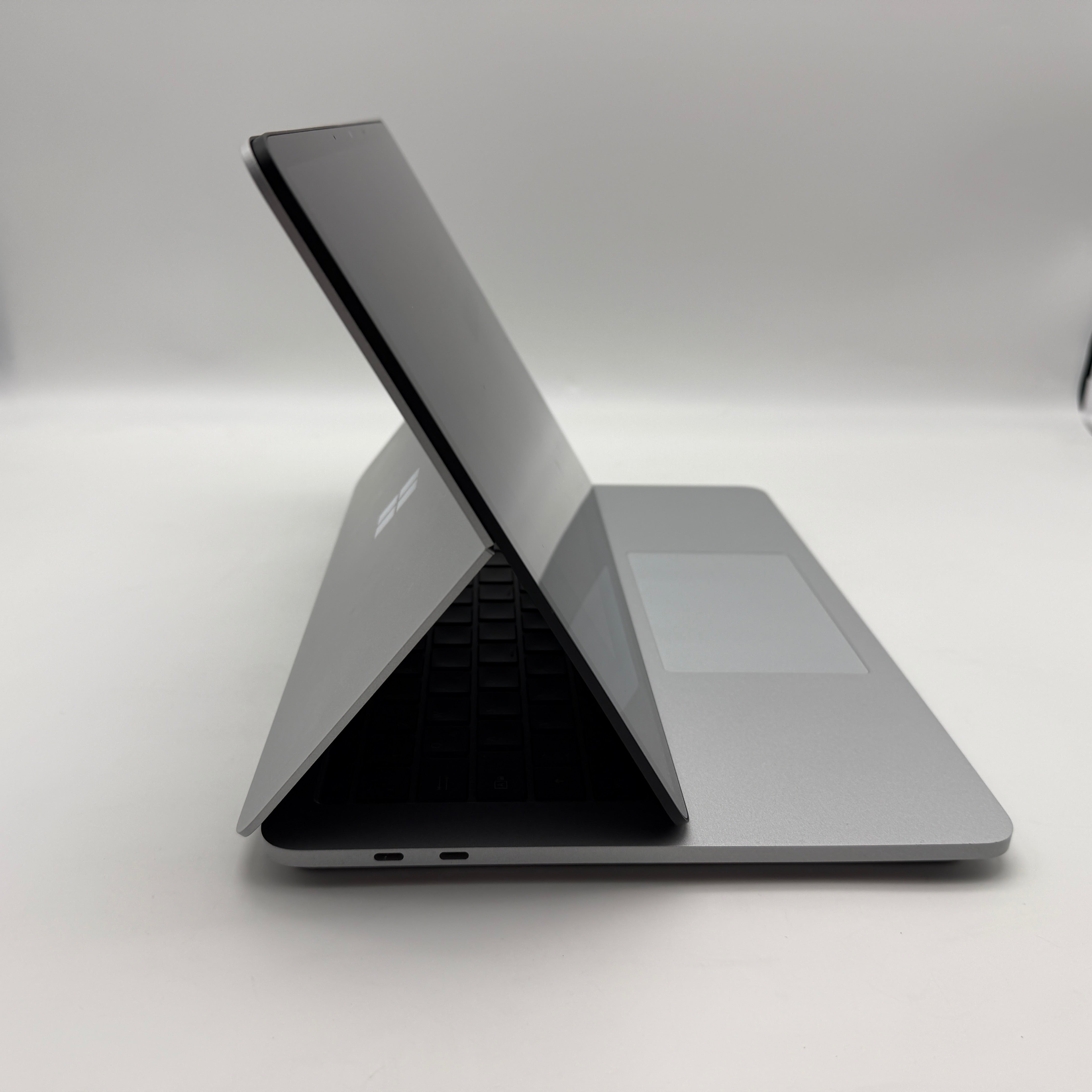 Microsoft Surface Laptop Studio i7 11370H 3,3GHz 32GB 1TB RTX 3050 Ti MwSt. #PSW161