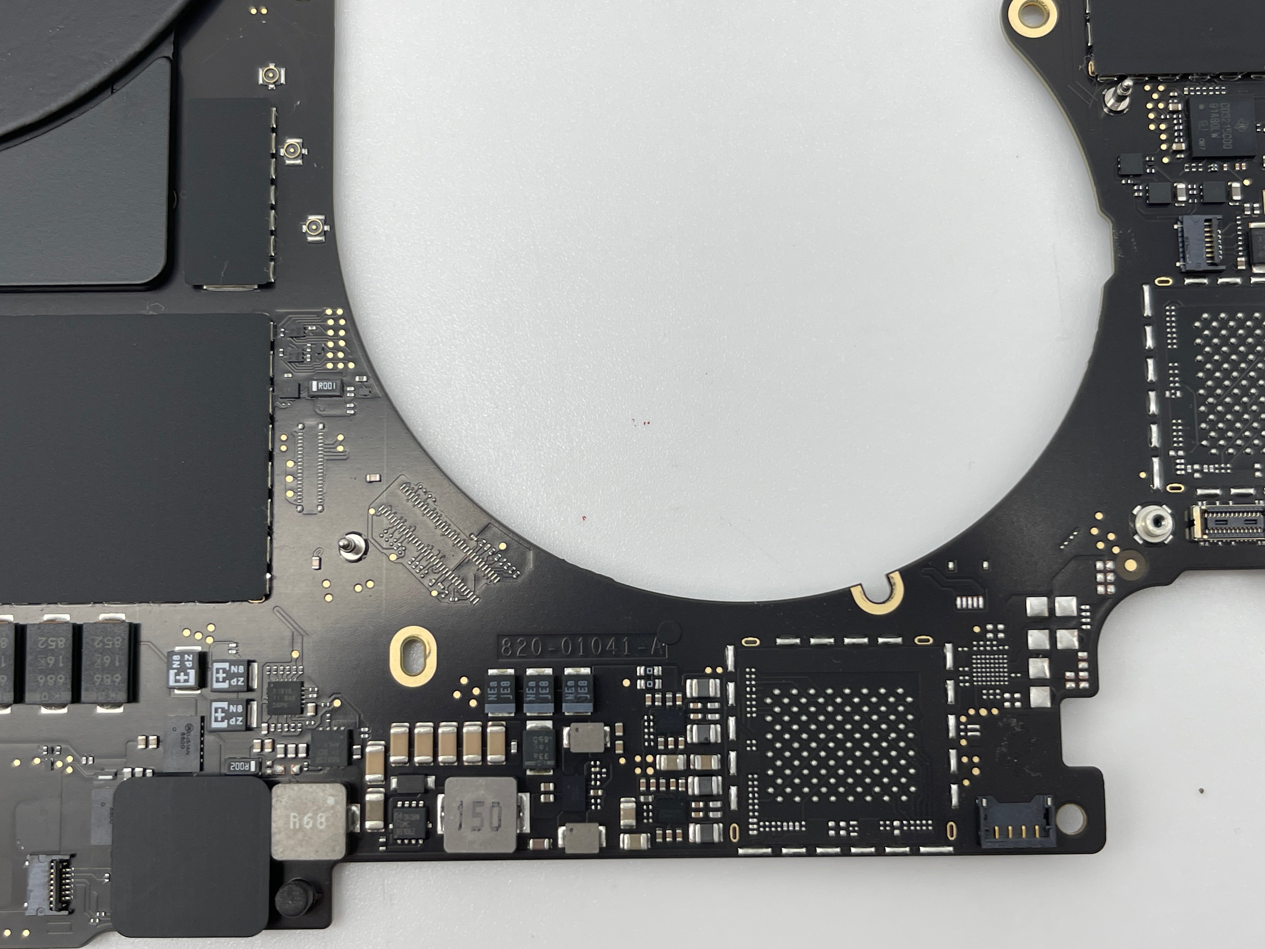 MacBook Pro 15" 2018 A1990 2,6 GHz 16 GB i7 512GB Logicboard Mainboard #M164