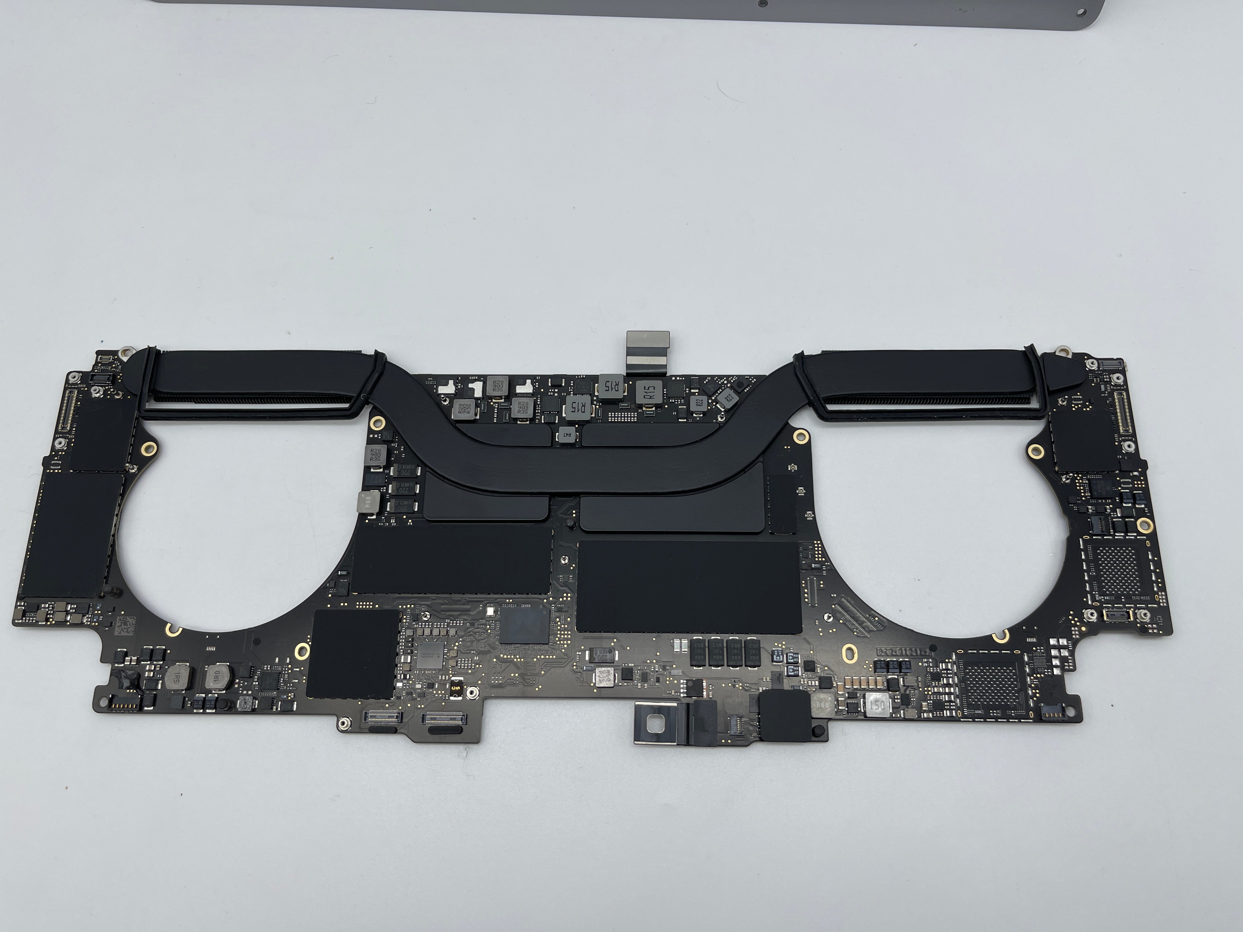 MacBook Pro 15" 2018 A1990 2,6 GHz 16 GB i7 512GB Logicboard Mainboard #M164