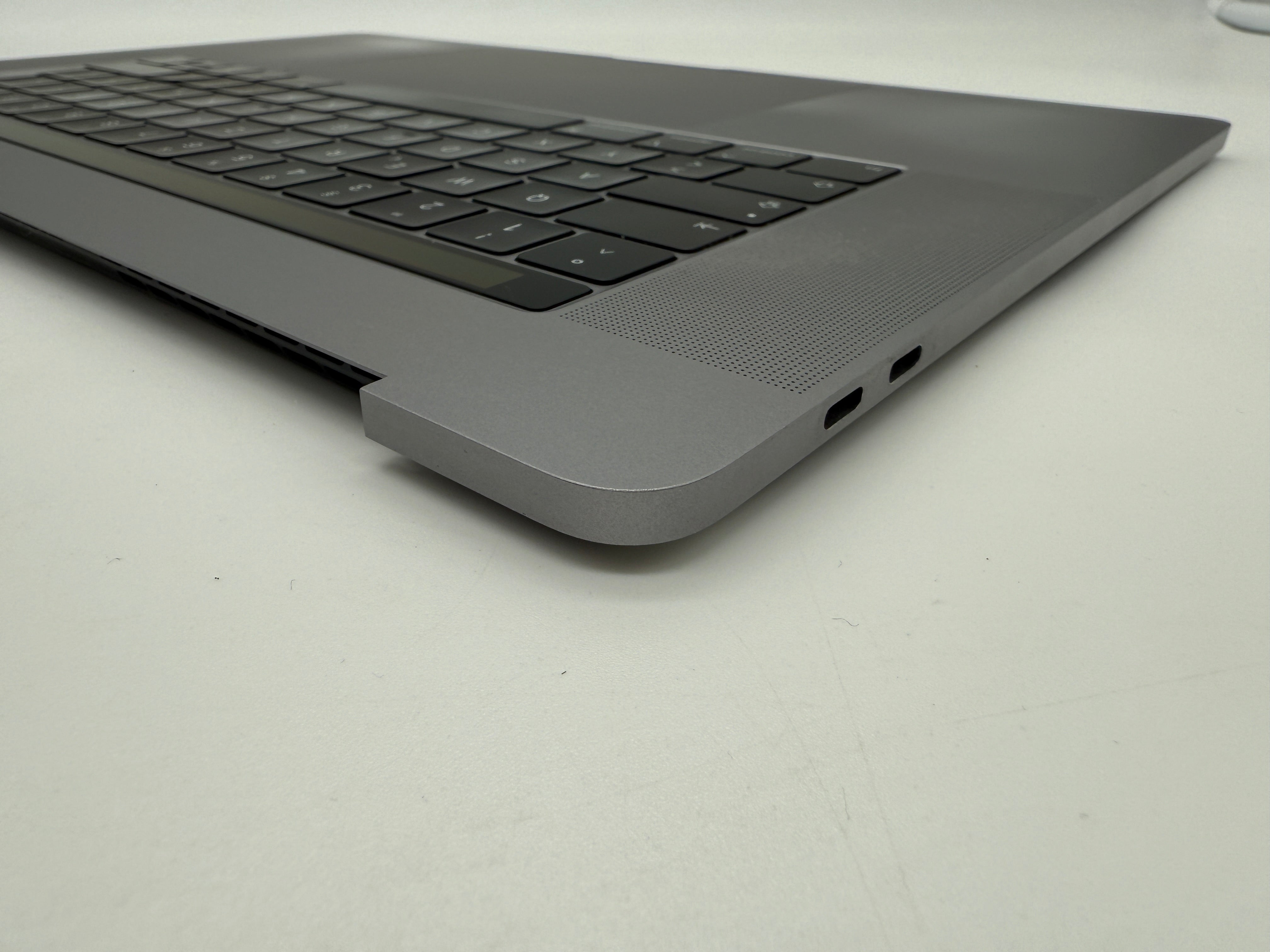 Macbook Pro 15" 2018 2019 A1990 QWERTZ Topcase Trackpad Tastatur Grau #T720