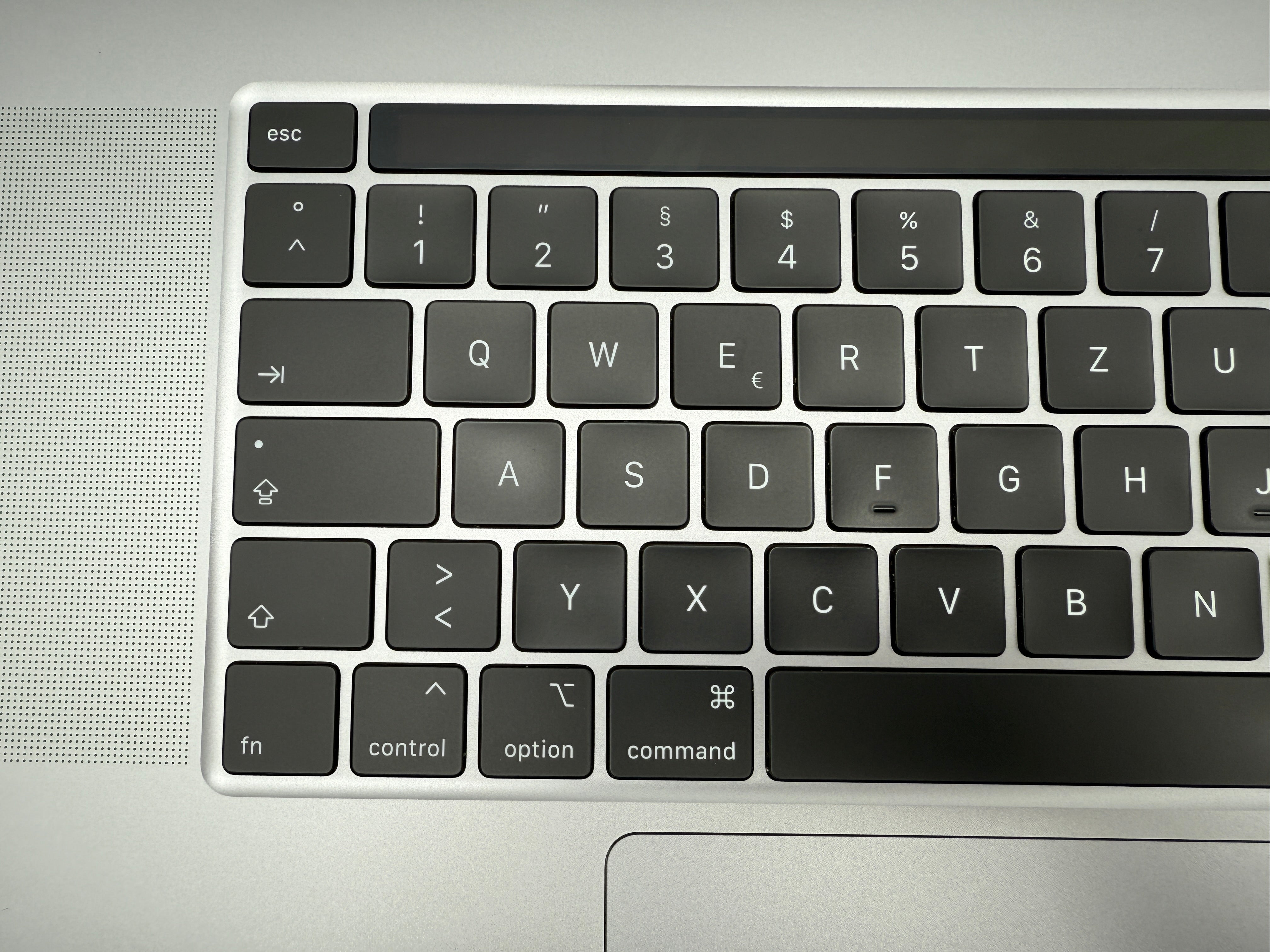 MacBook Pro 16" 2019 A2141 Grau Topcase Tastatur Trackpad Akku #T724