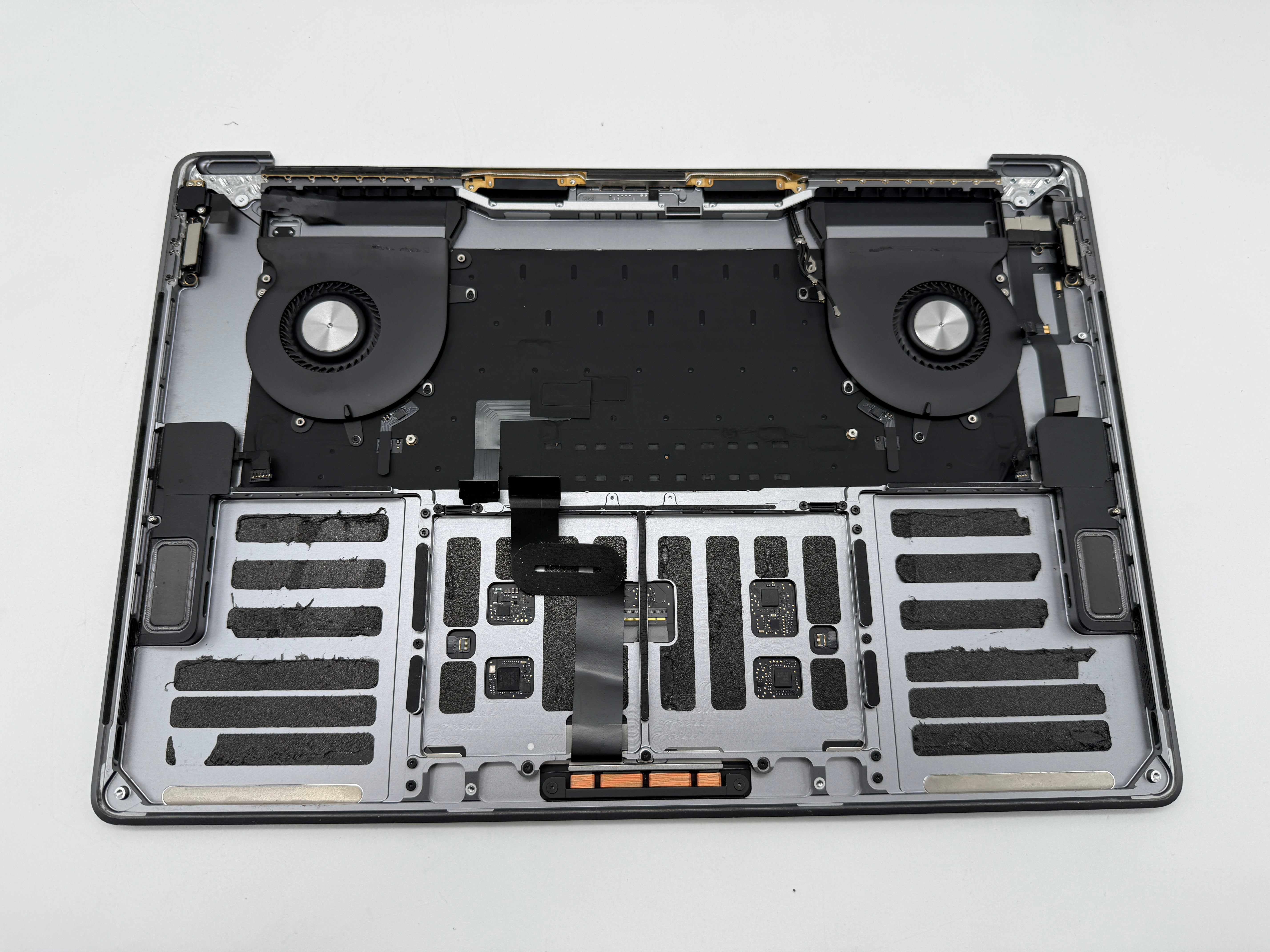 Macbook Pro 15" 2018 2019 A1990 QWERTZ Topcase Trackpad Tastatur Grau #T734