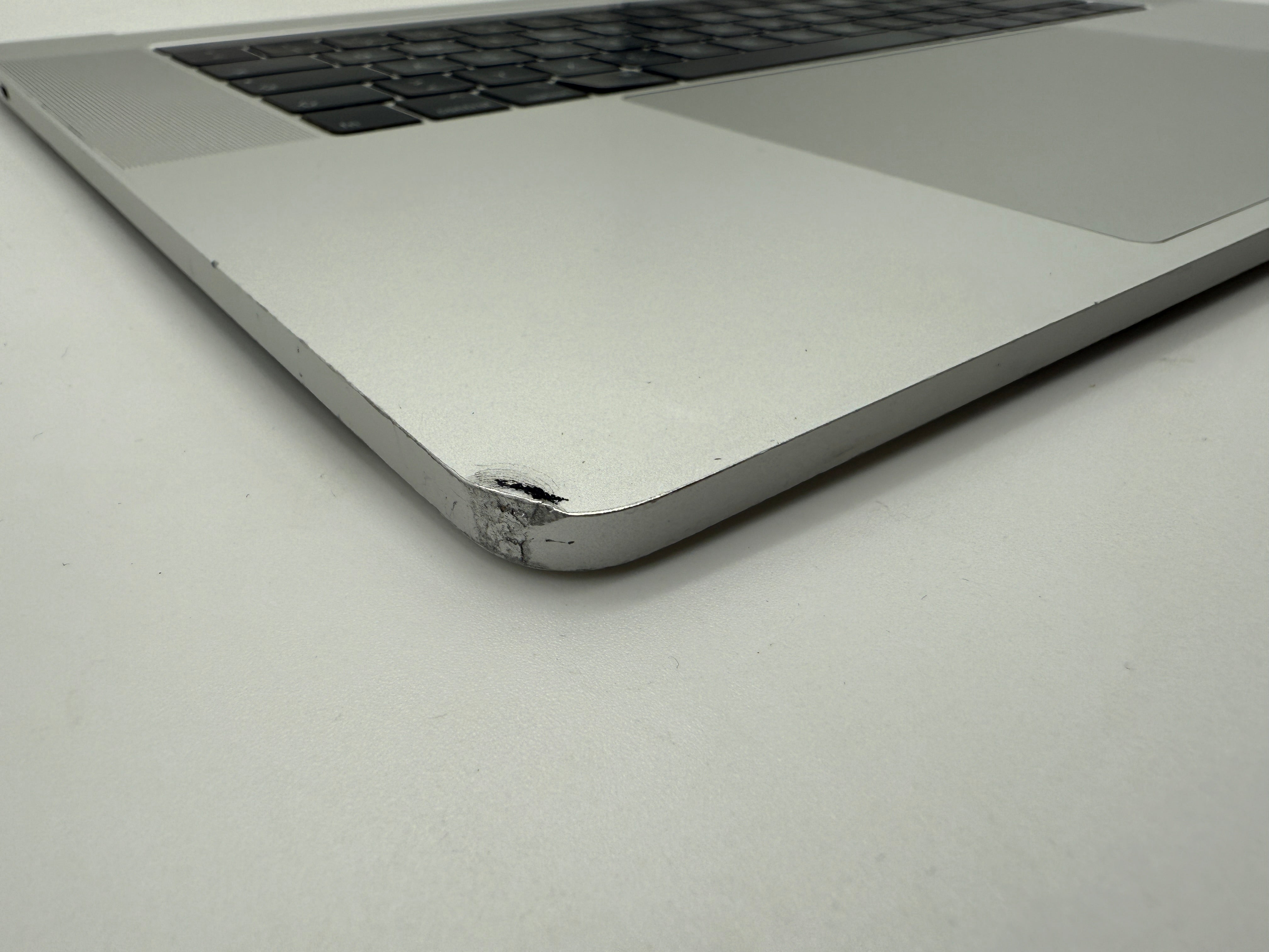 Macbook Pro 15" 2018 2019 A1990 Topcase Trackpad Tastatur Silber #T741