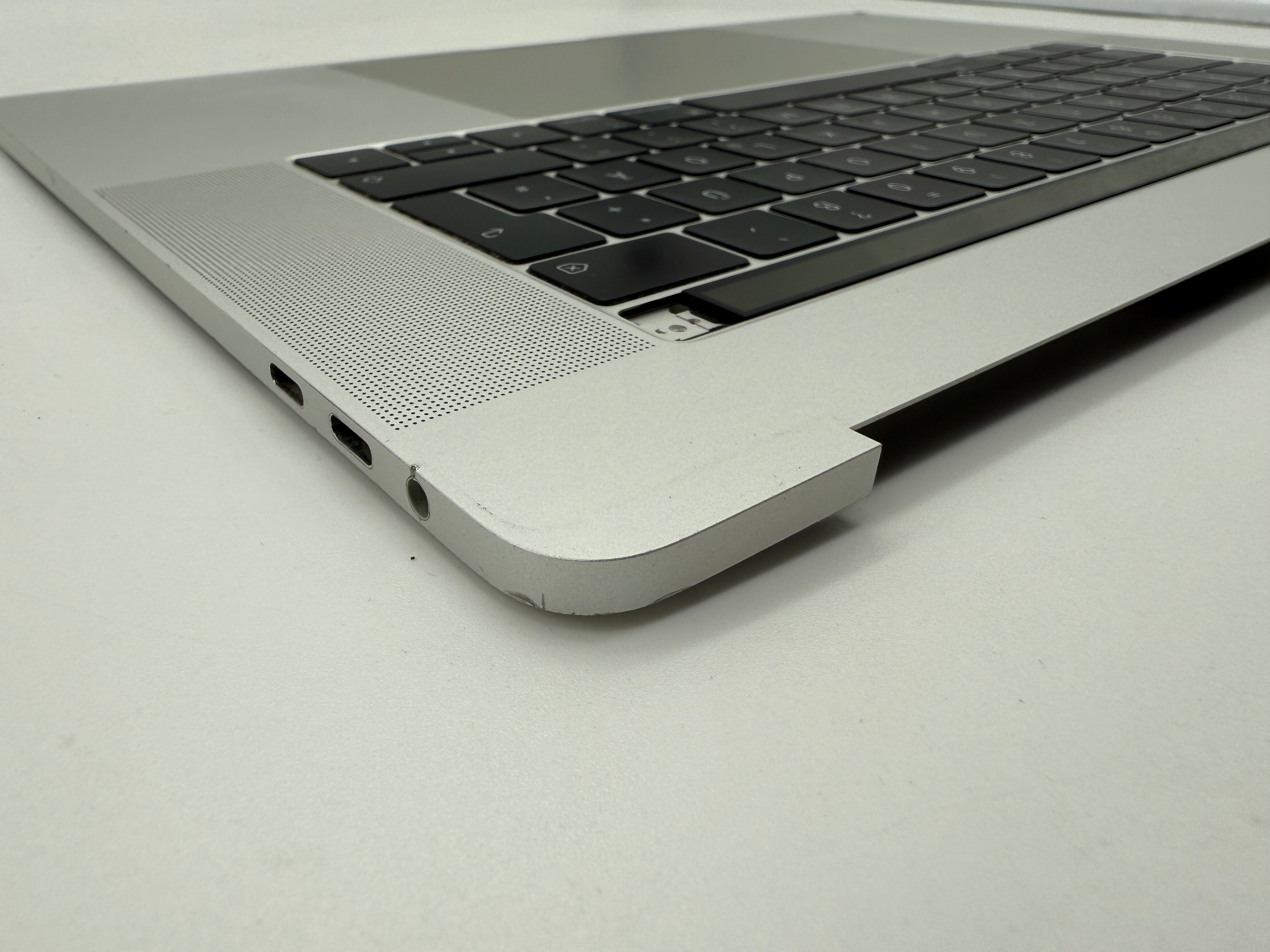 Macbook Pro 15" 2018 2019 A1990 Topcase Trackpad Tastatur Silber #T741