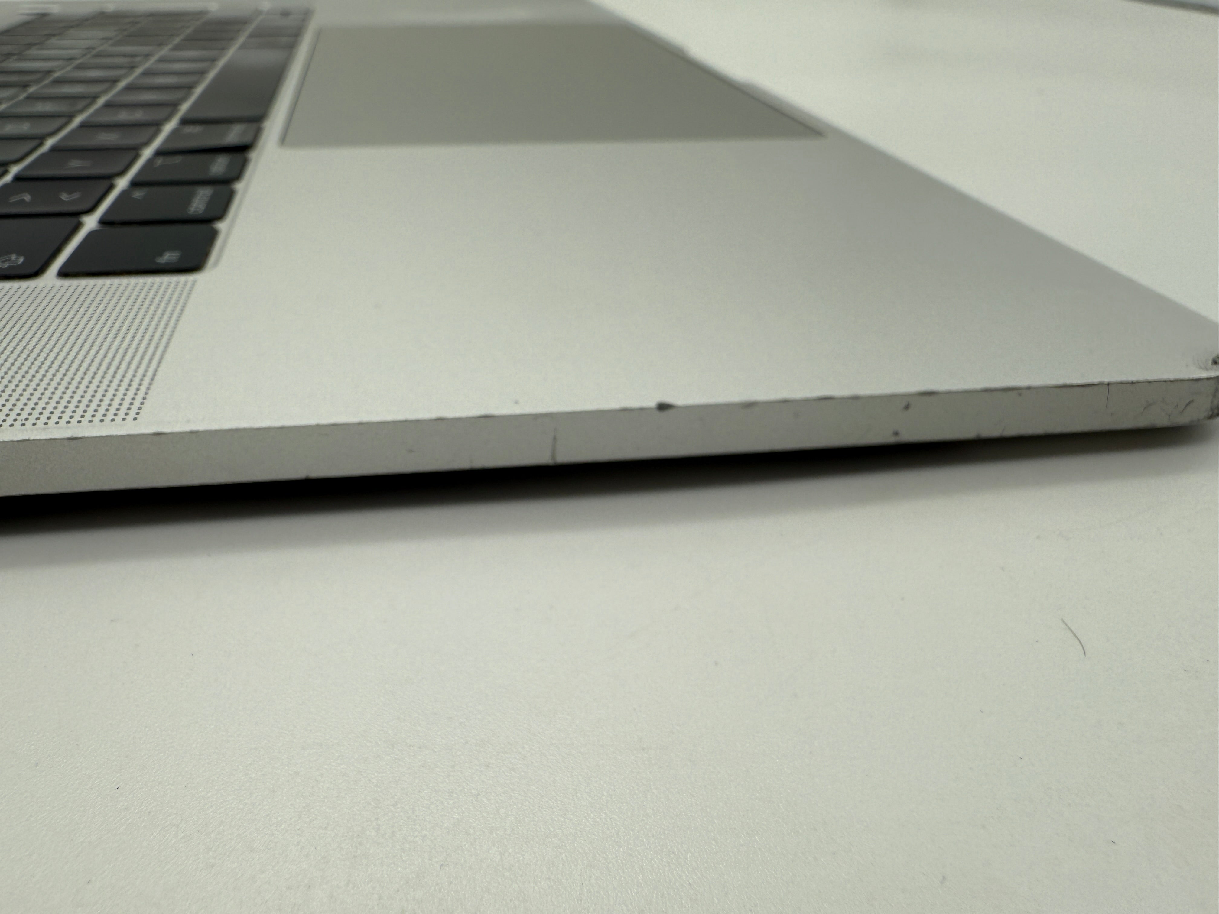 Macbook Pro 15" 2018 2019 A1990 Topcase Trackpad Tastatur Silber #T741