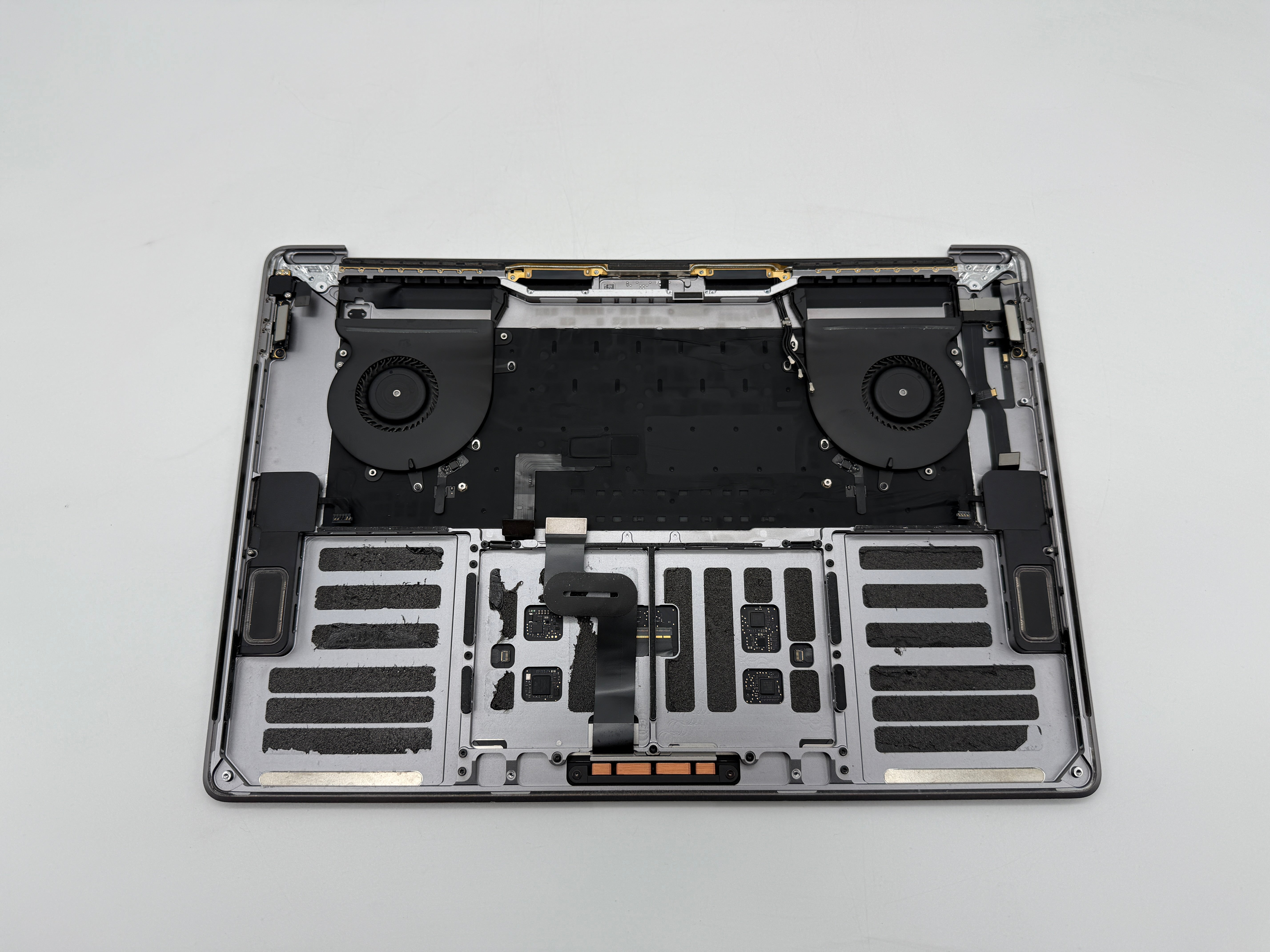 Macbook Pro 15" 2018 2019 A1990 QWERTZ Topcase Trackpad Tastatur Grau #T746