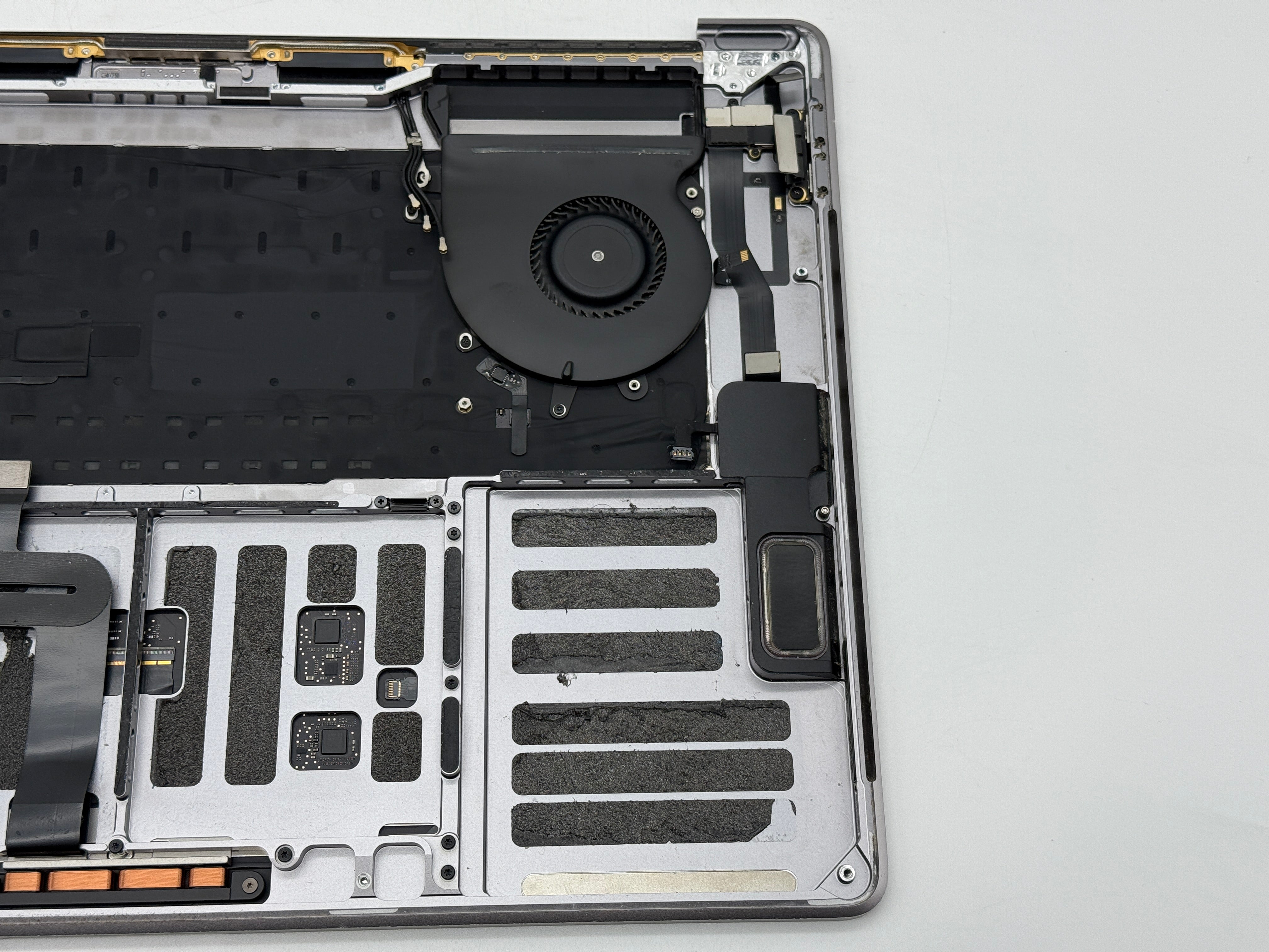 Macbook Pro 15" 2018 2019 A1990 QWERTZ Topcase Trackpad Tastatur Grau #T746