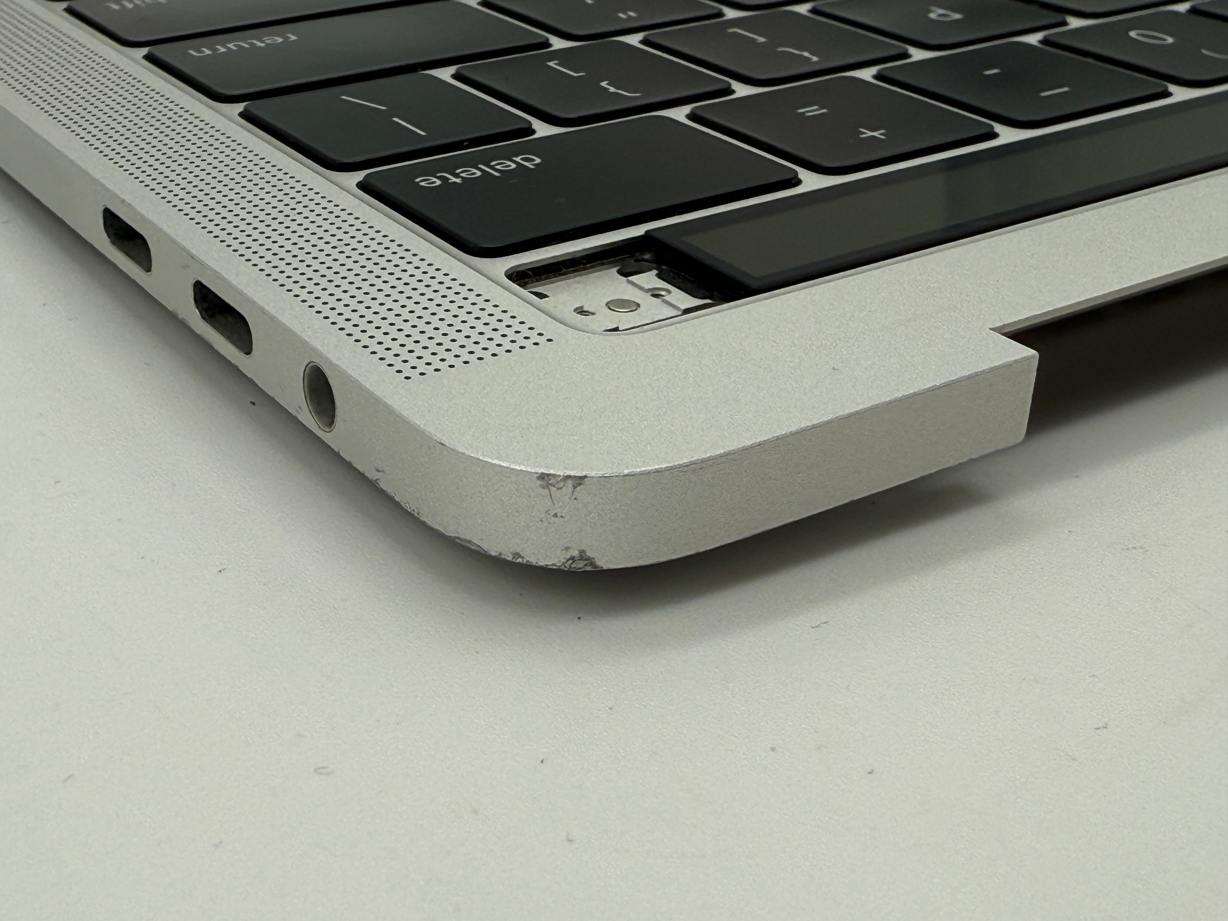 Macbook Pro 13" A1989 2018 2019 Topcase Tastatur Akku Silber #T749