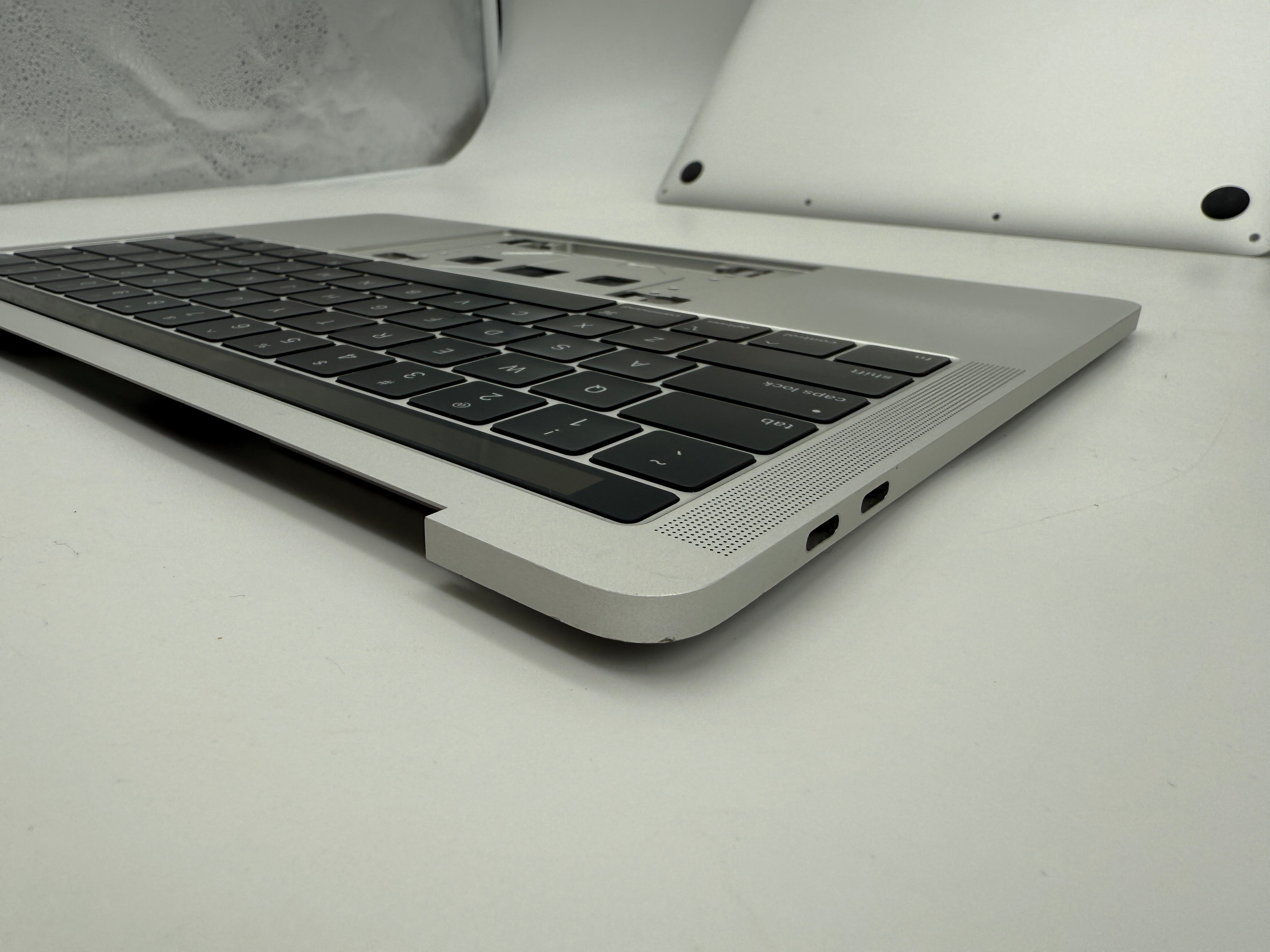 Macbook Pro 13" A1989 2018 2019 Topcase Tastatur Akku Silber #T749