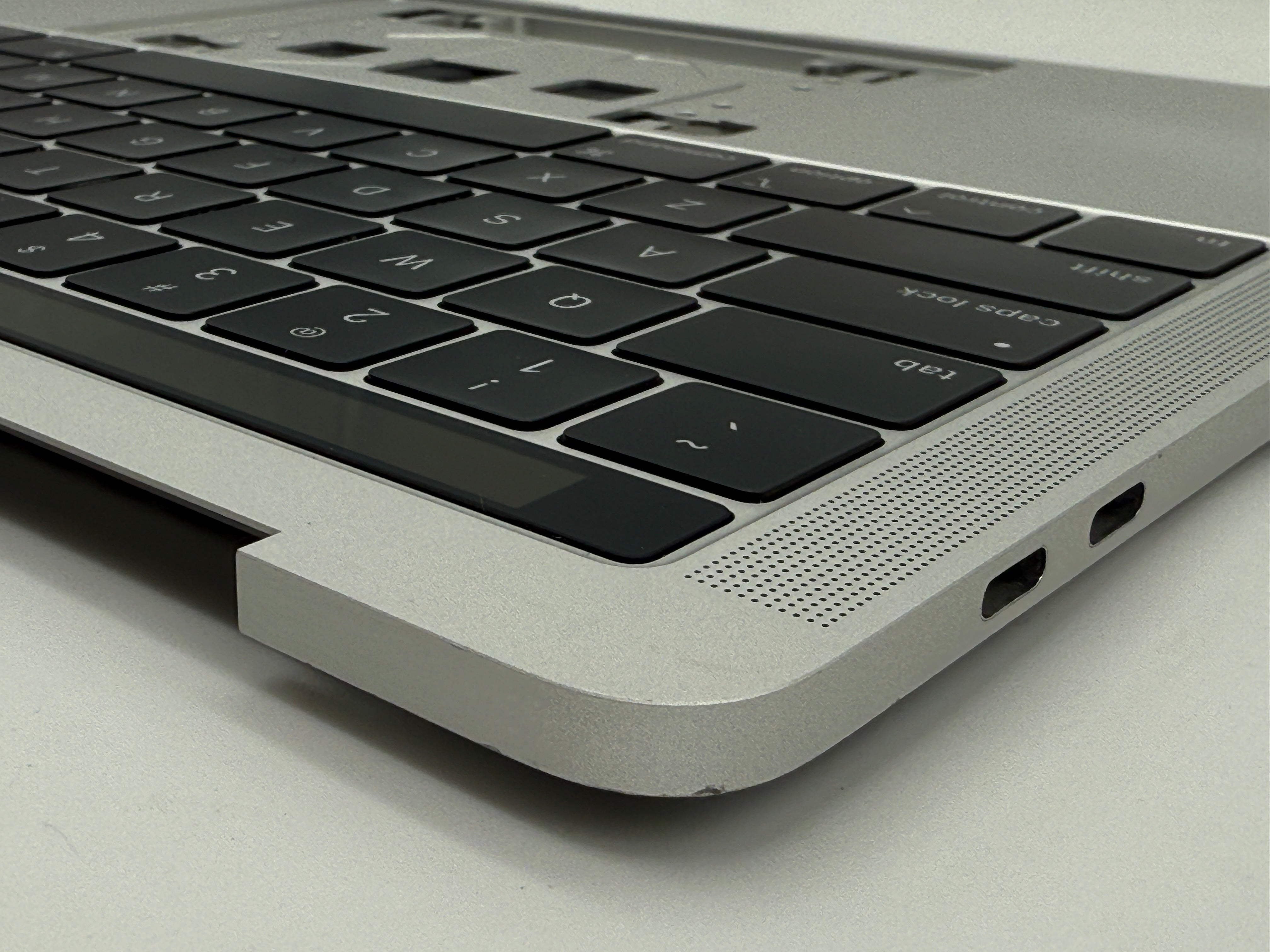 Macbook Pro 13" A1989 2018 2019 Topcase Tastatur Akku Silber #T749
