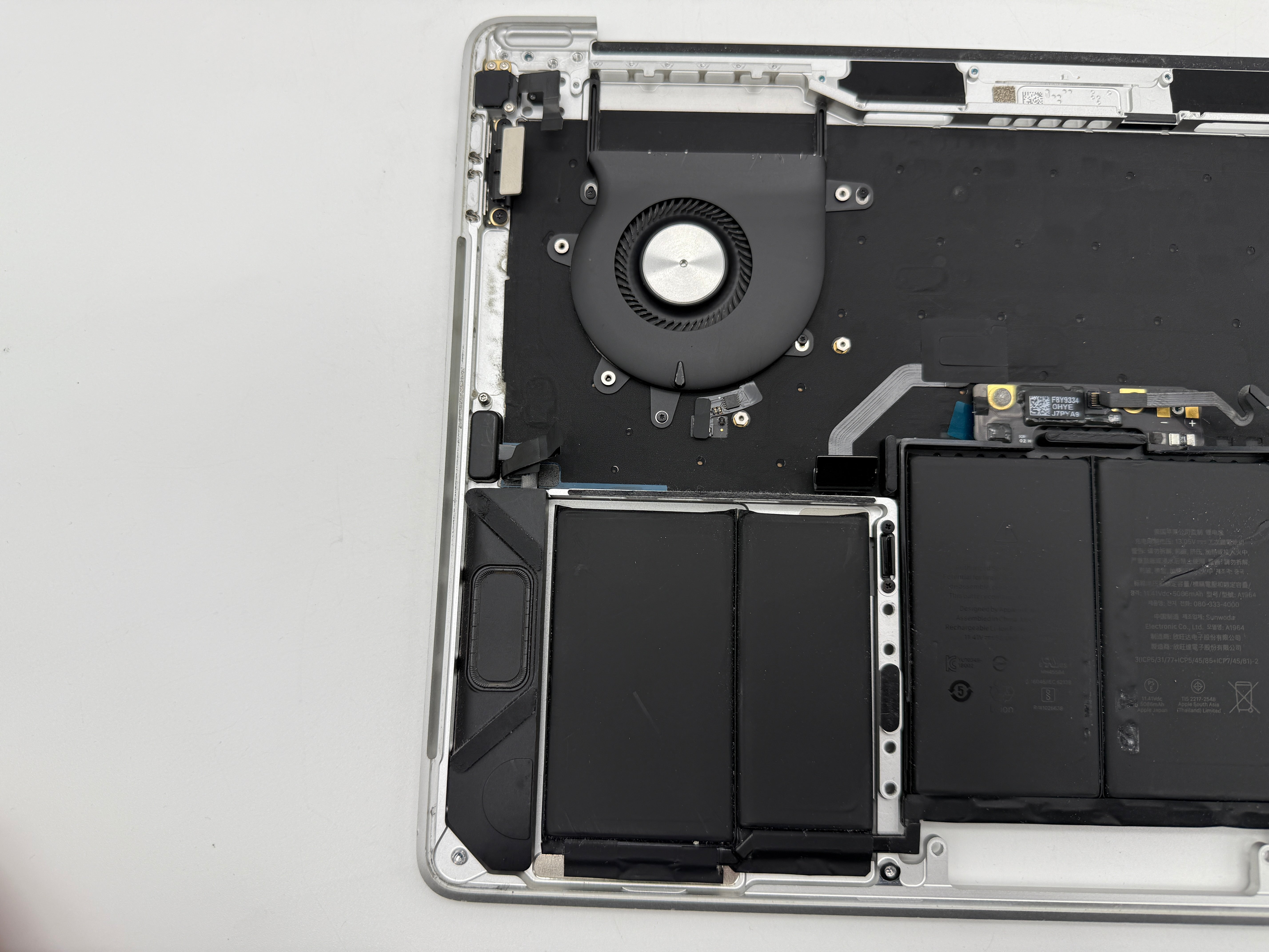 Macbook Pro 13" A1989 2018 2019 Topcase Tastatur Akku Silber #T749